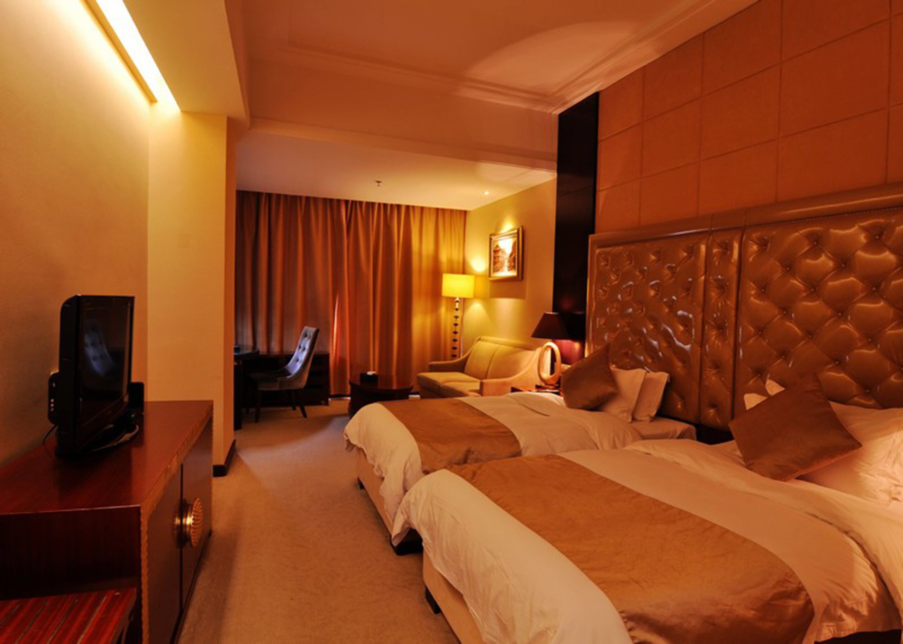 Yuexiu Hotel Guangzhou, Curio Collection by Hilton