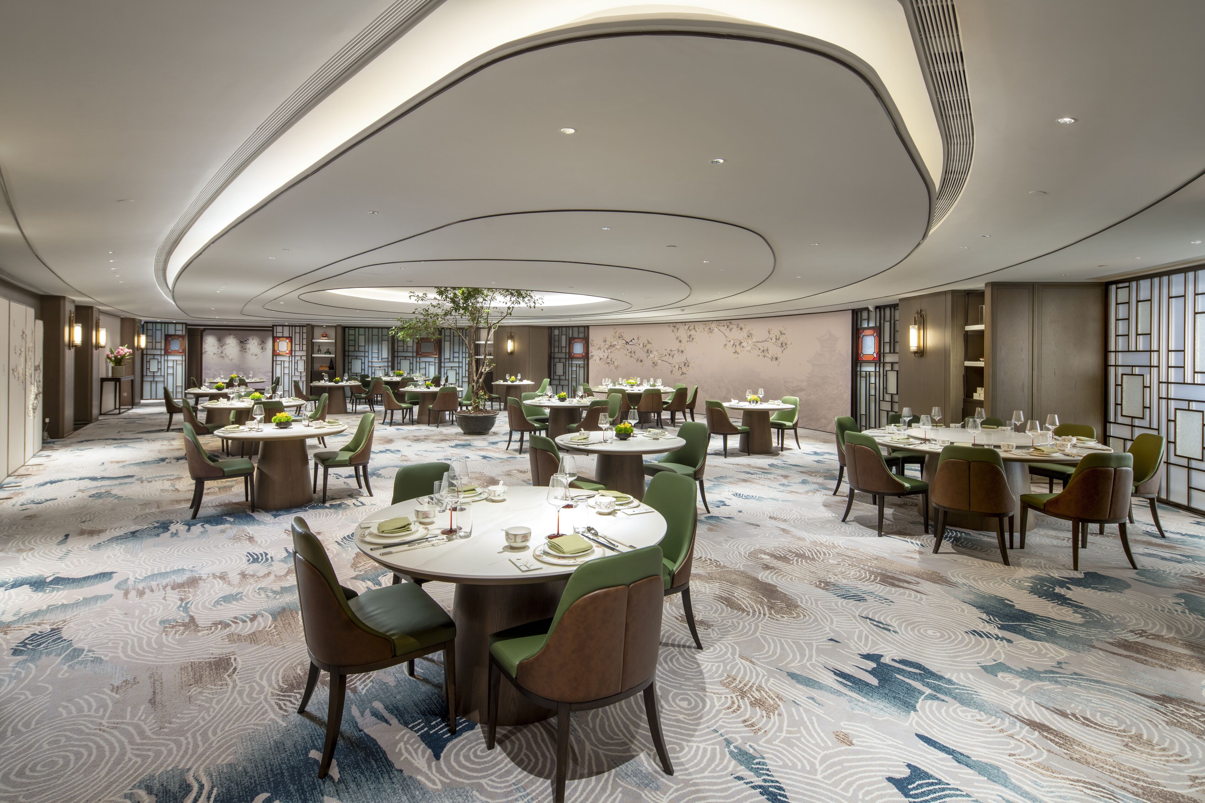 Yuexiu Hotel Guangzhou, Curio Collection by Hilton