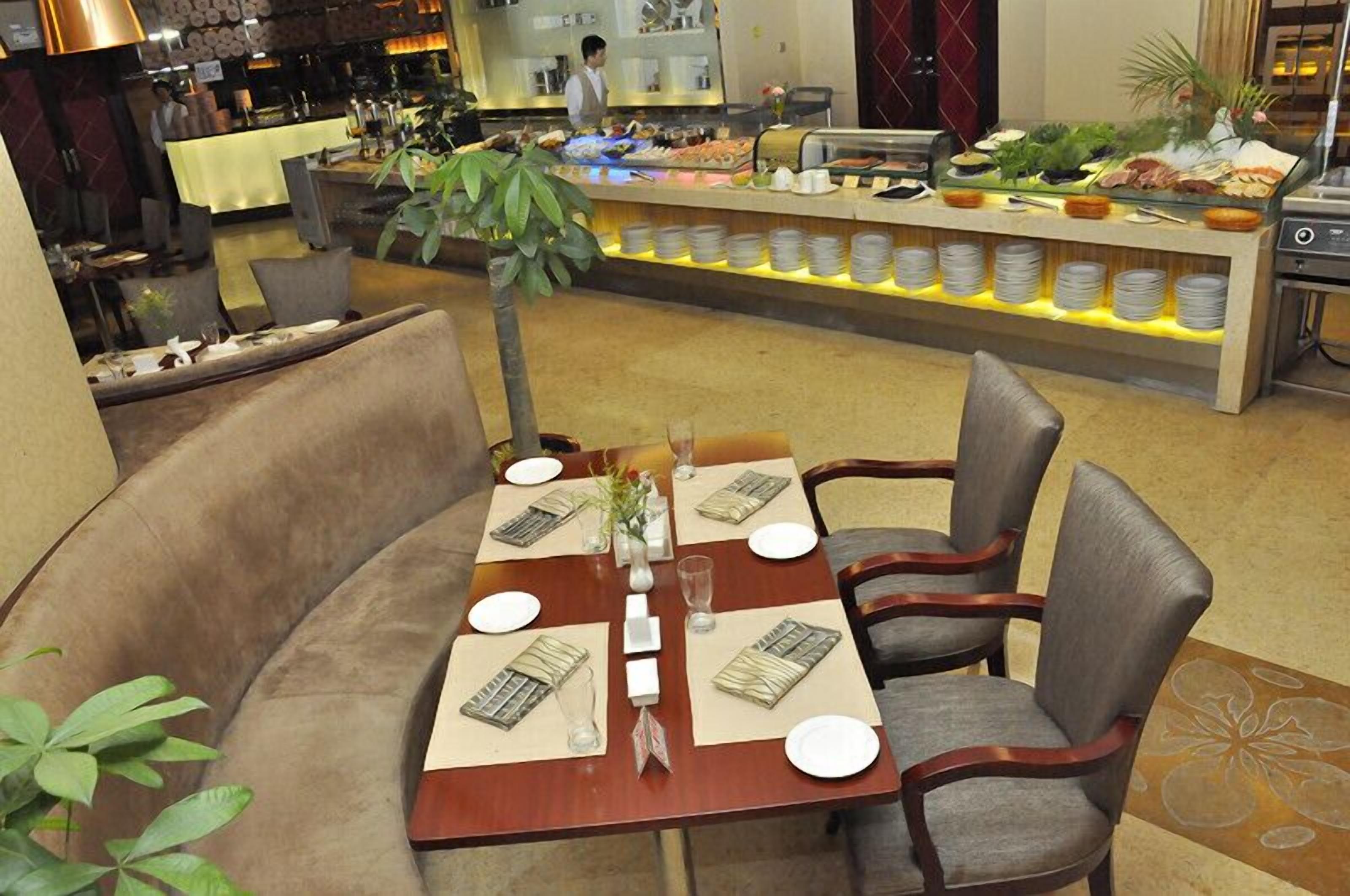 Yuexiu Hotel Guangzhou, Curio Collection by Hilton