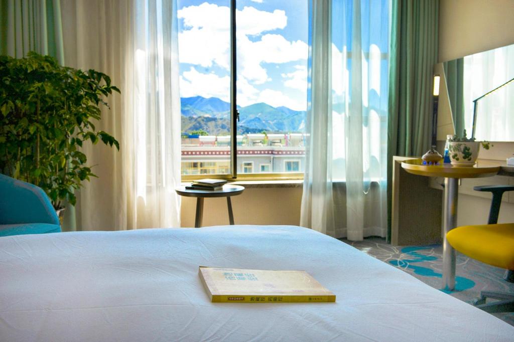 Holiday Inn Express Lhasa Potala Palace Holiday Inn Express Lhasa Potala Palace