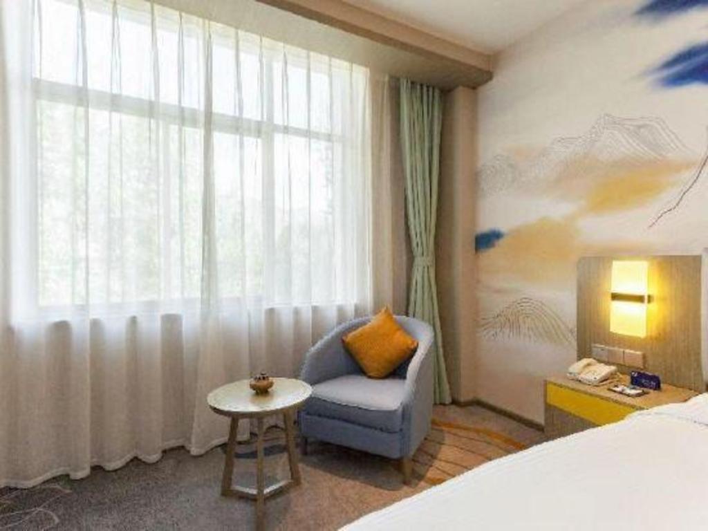 Holiday Inn Express Lhasa Potala Palace Holiday Inn Express Lhasa Potala Palace