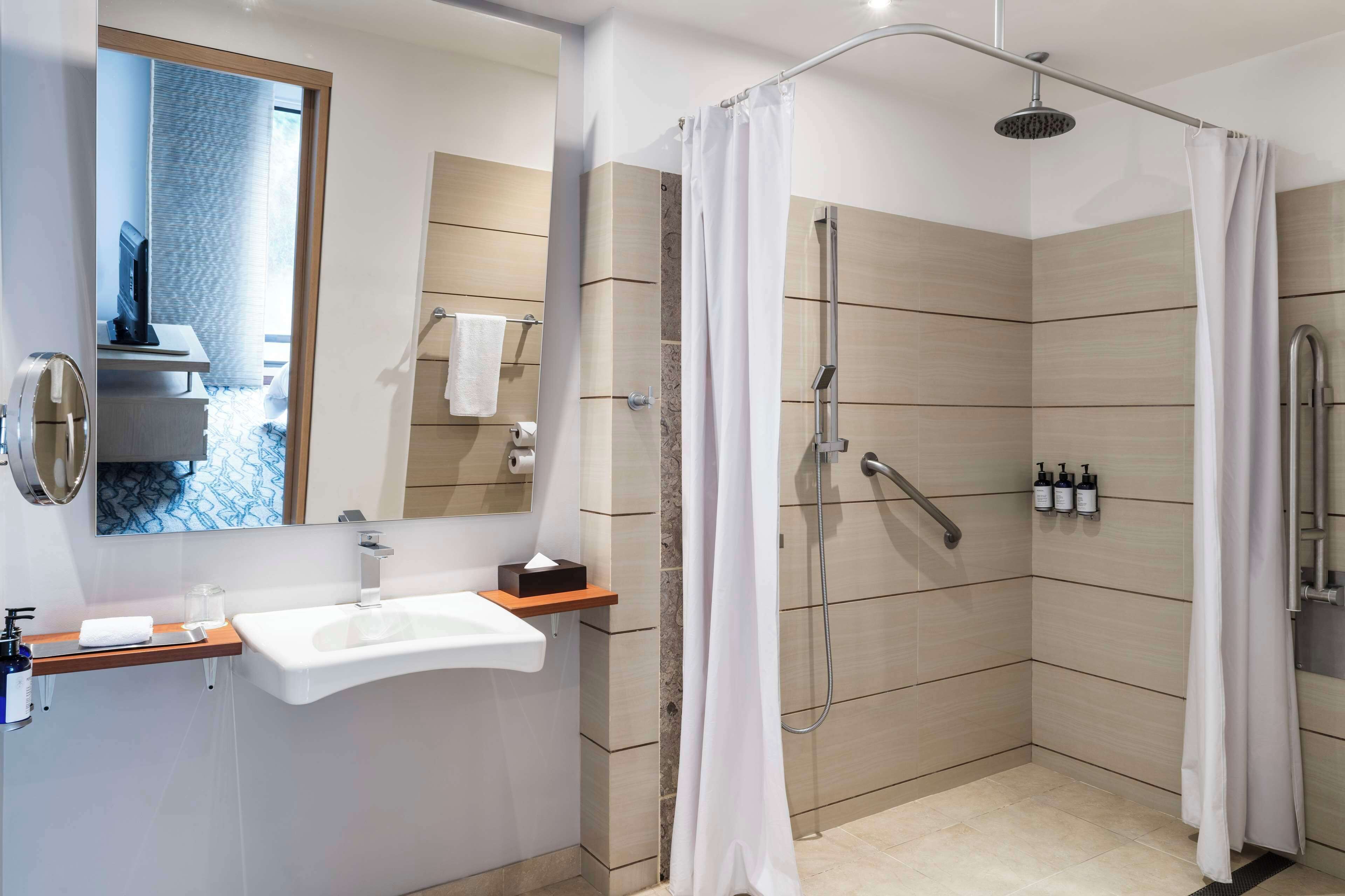 DoubleTree by Hilton Bogota Calle 100