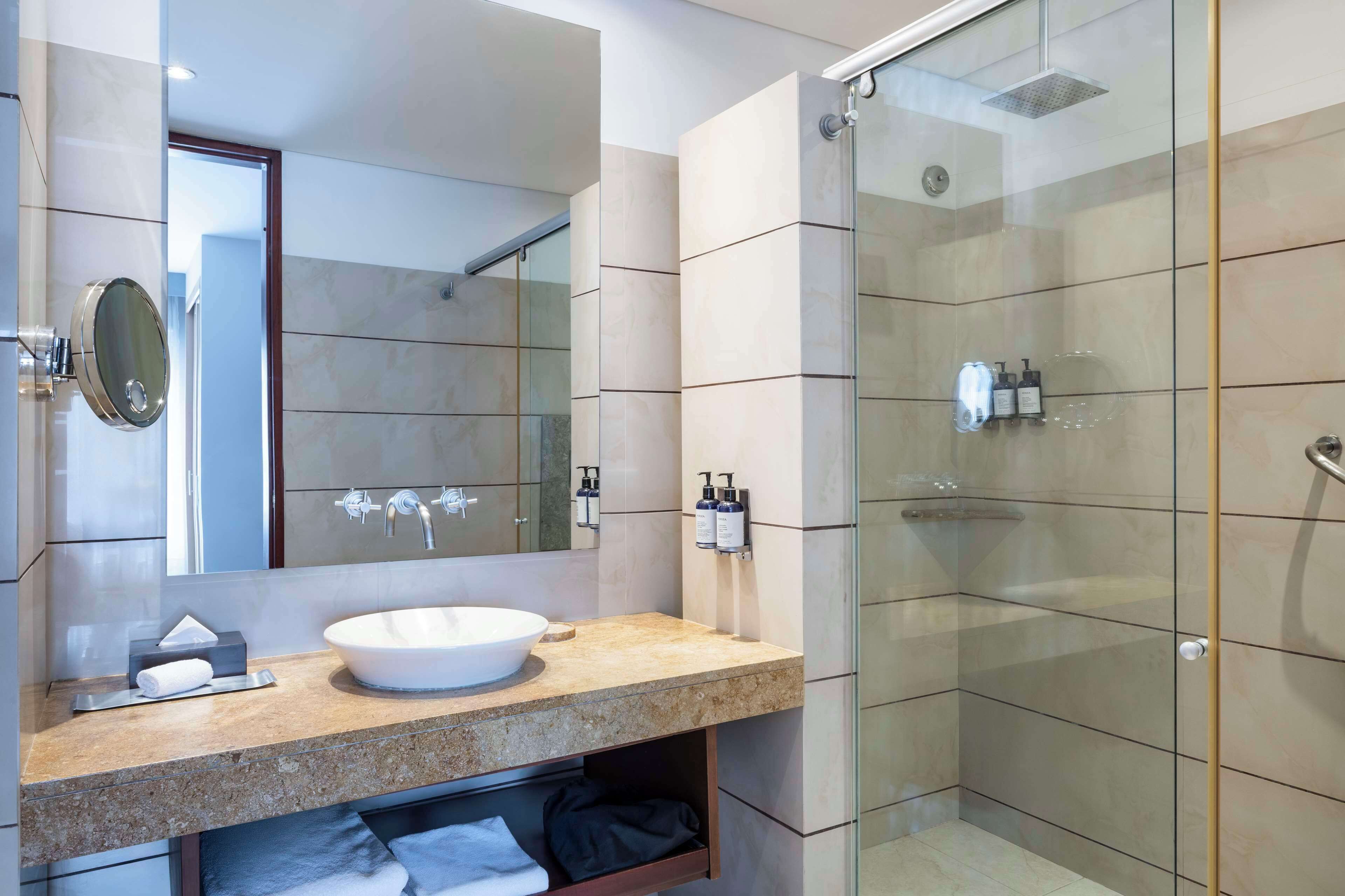 DoubleTree by Hilton Bogota Calle 100