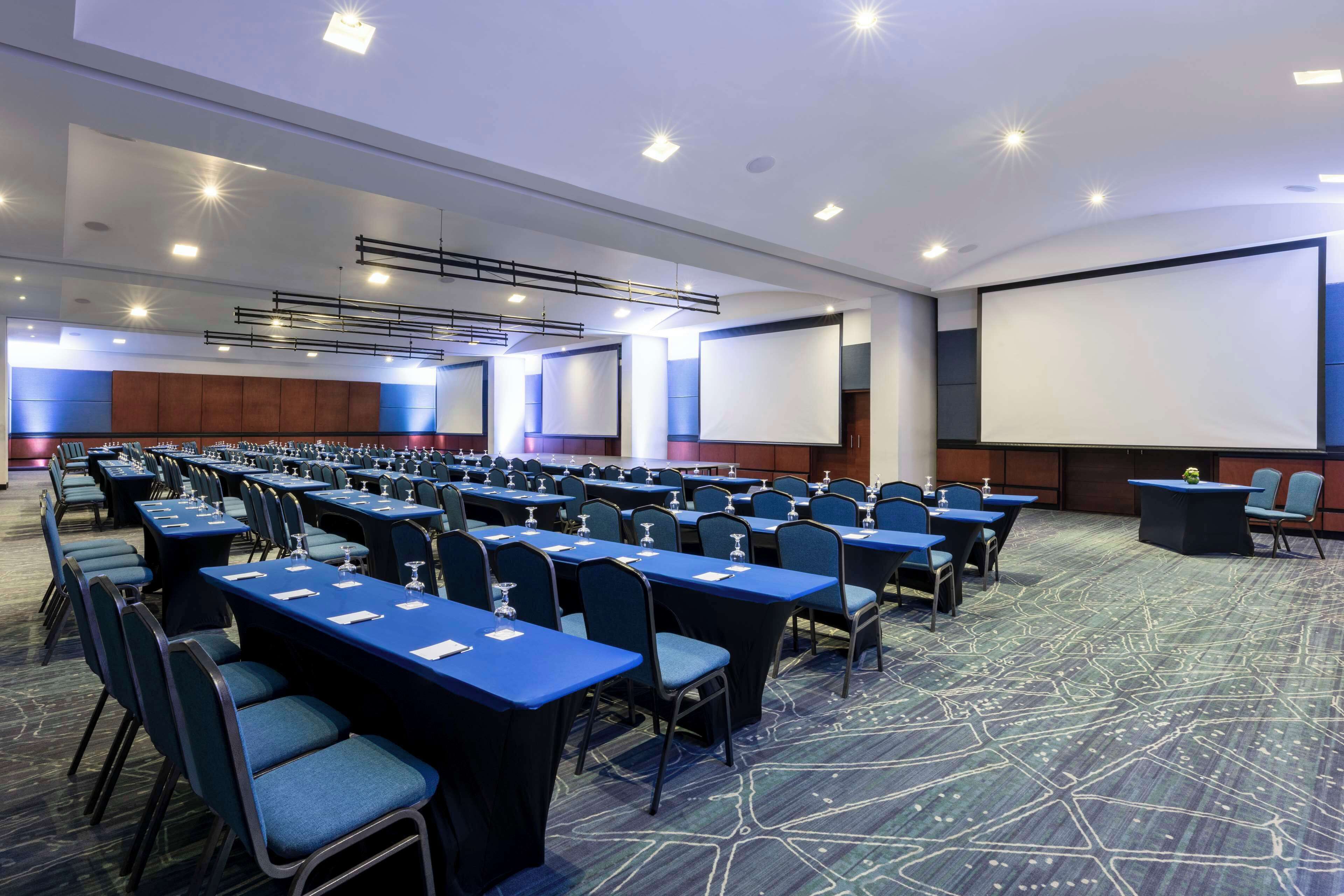 DoubleTree by Hilton Bogota Calle 100