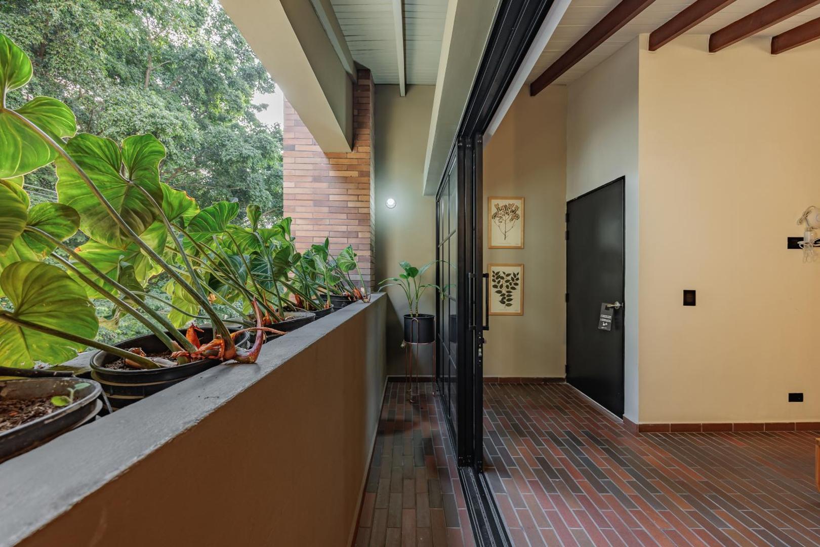 The Somos Flats Laureles