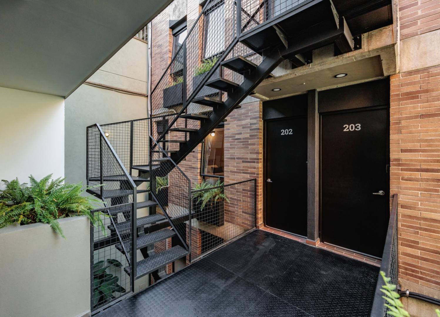 The Somos Flats Laureles