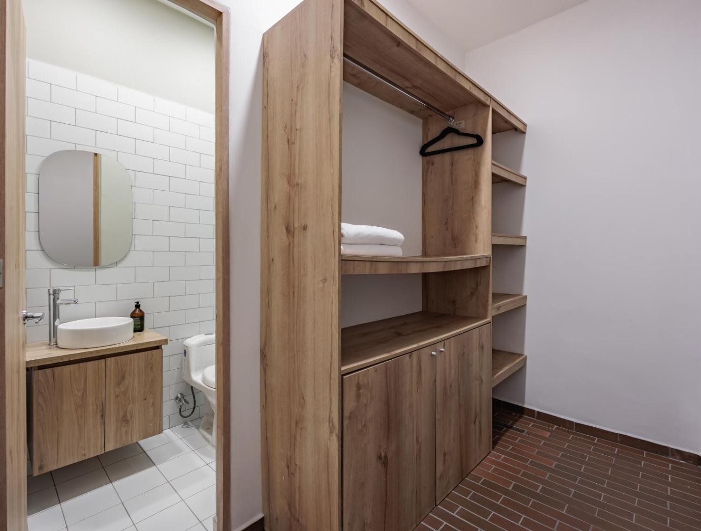 The Somos Flats Laureles