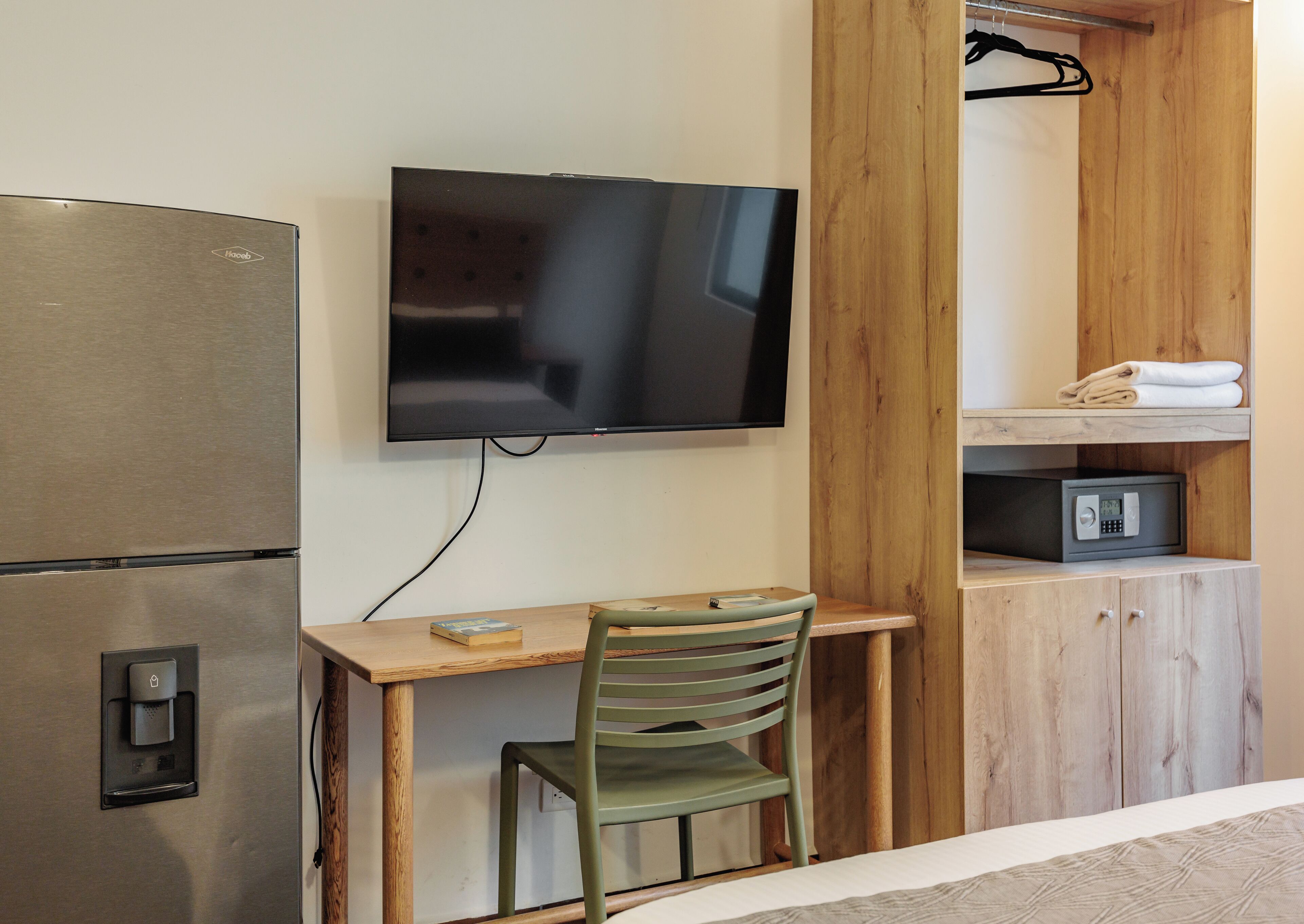 The Somos Flats Laureles