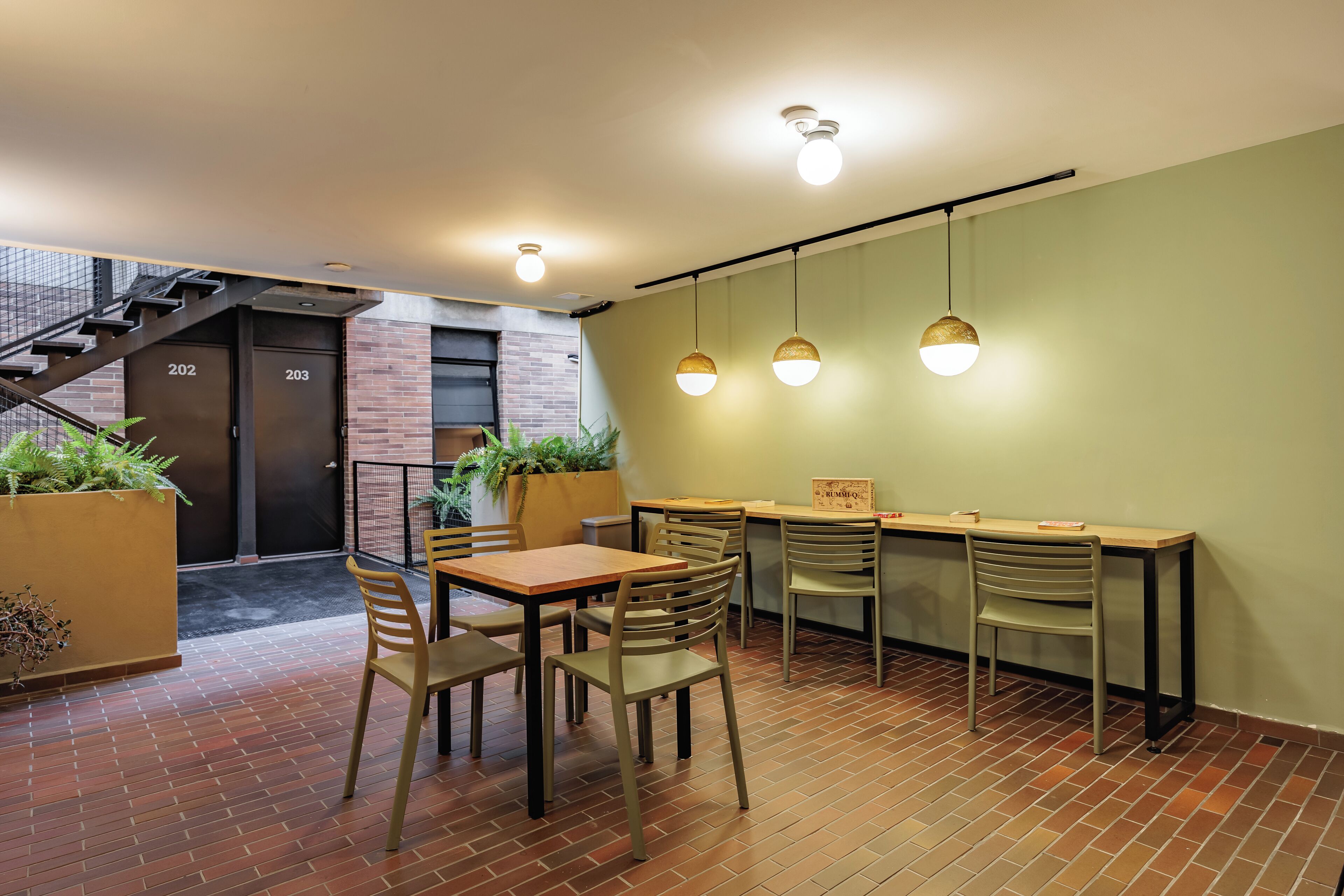 The Somos Flats Laureles