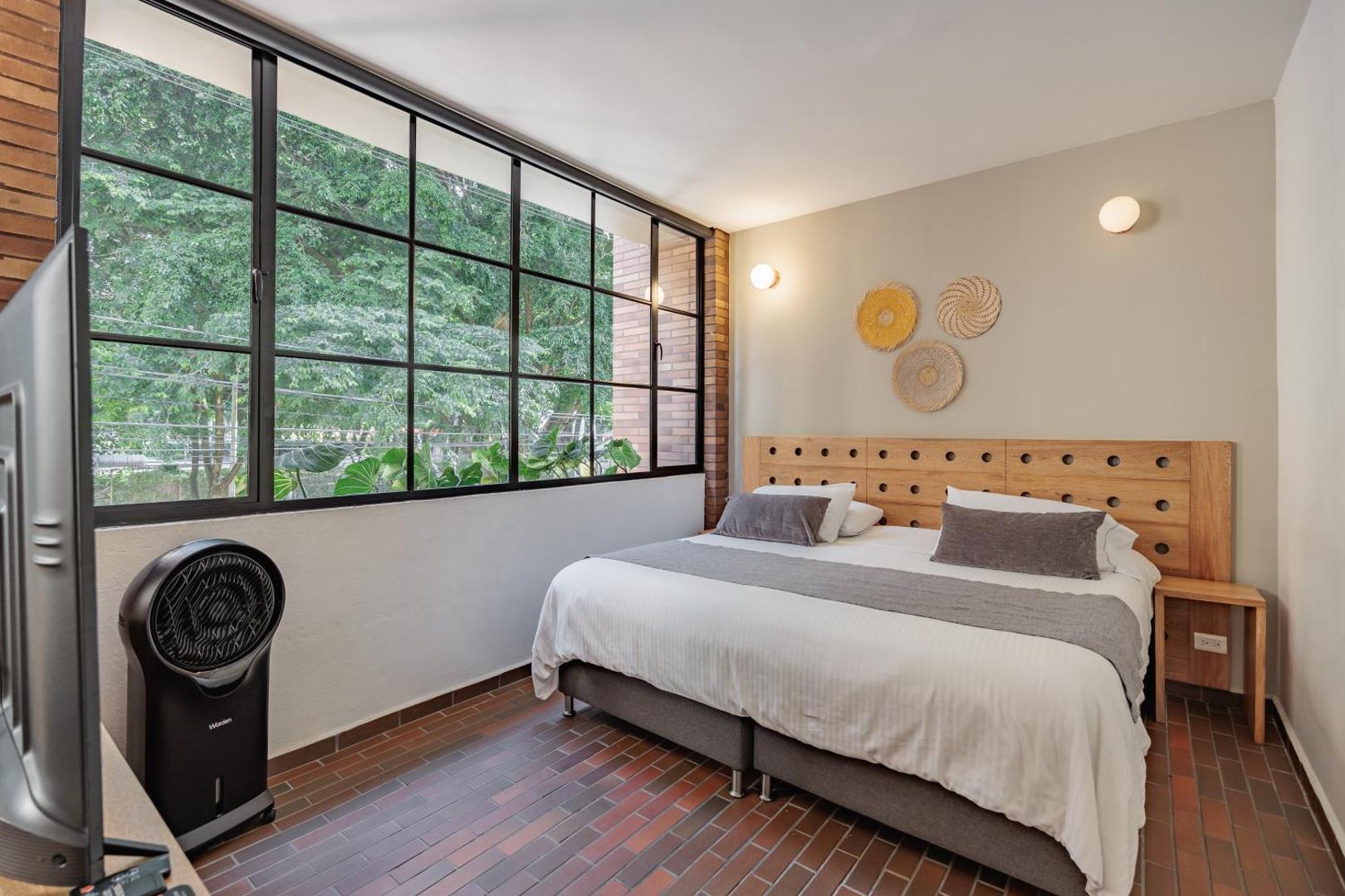 The Somos Flats Laureles