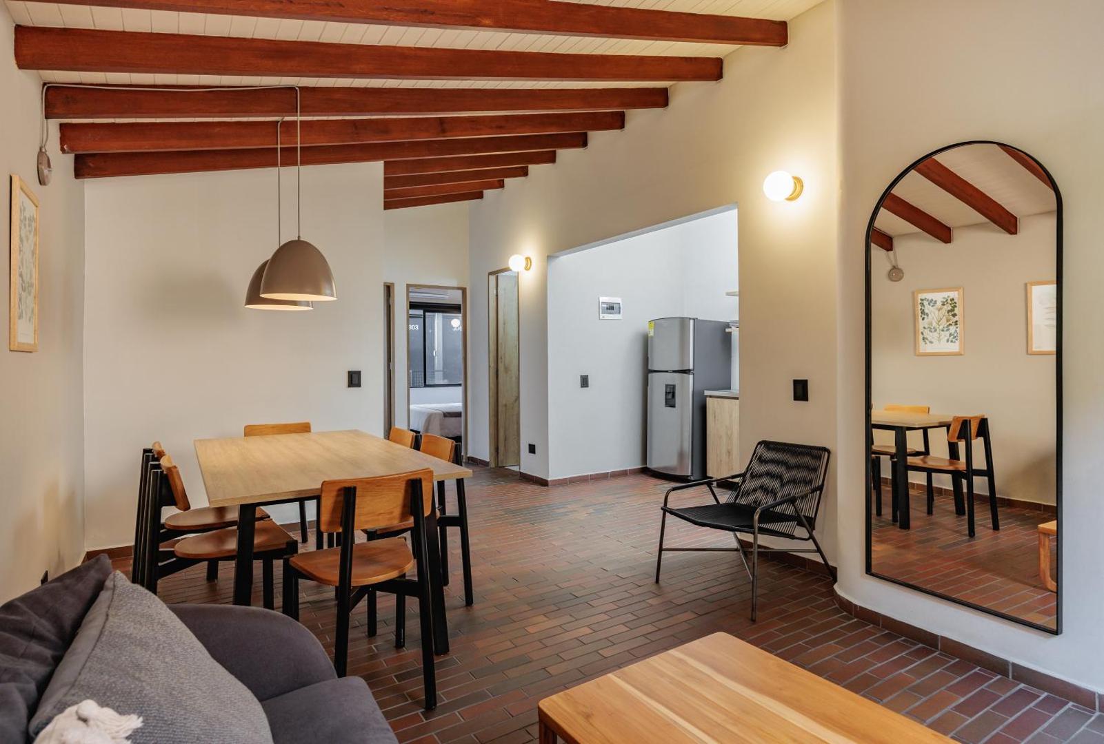 The Somos Flats Laureles