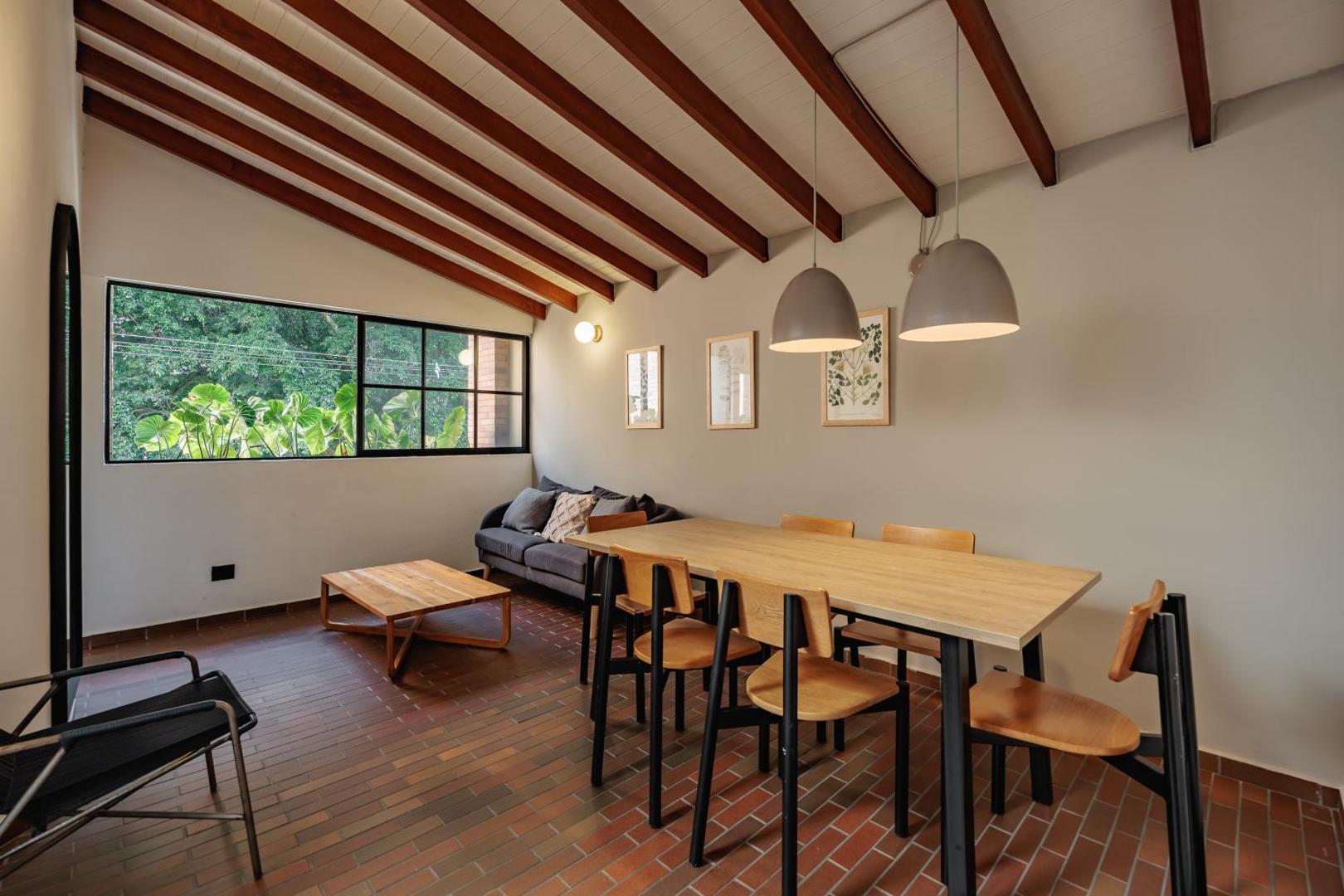 The Somos Flats Laureles