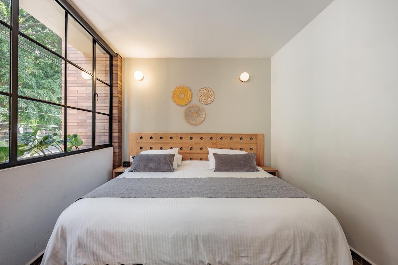 The Somos Flats Laureles