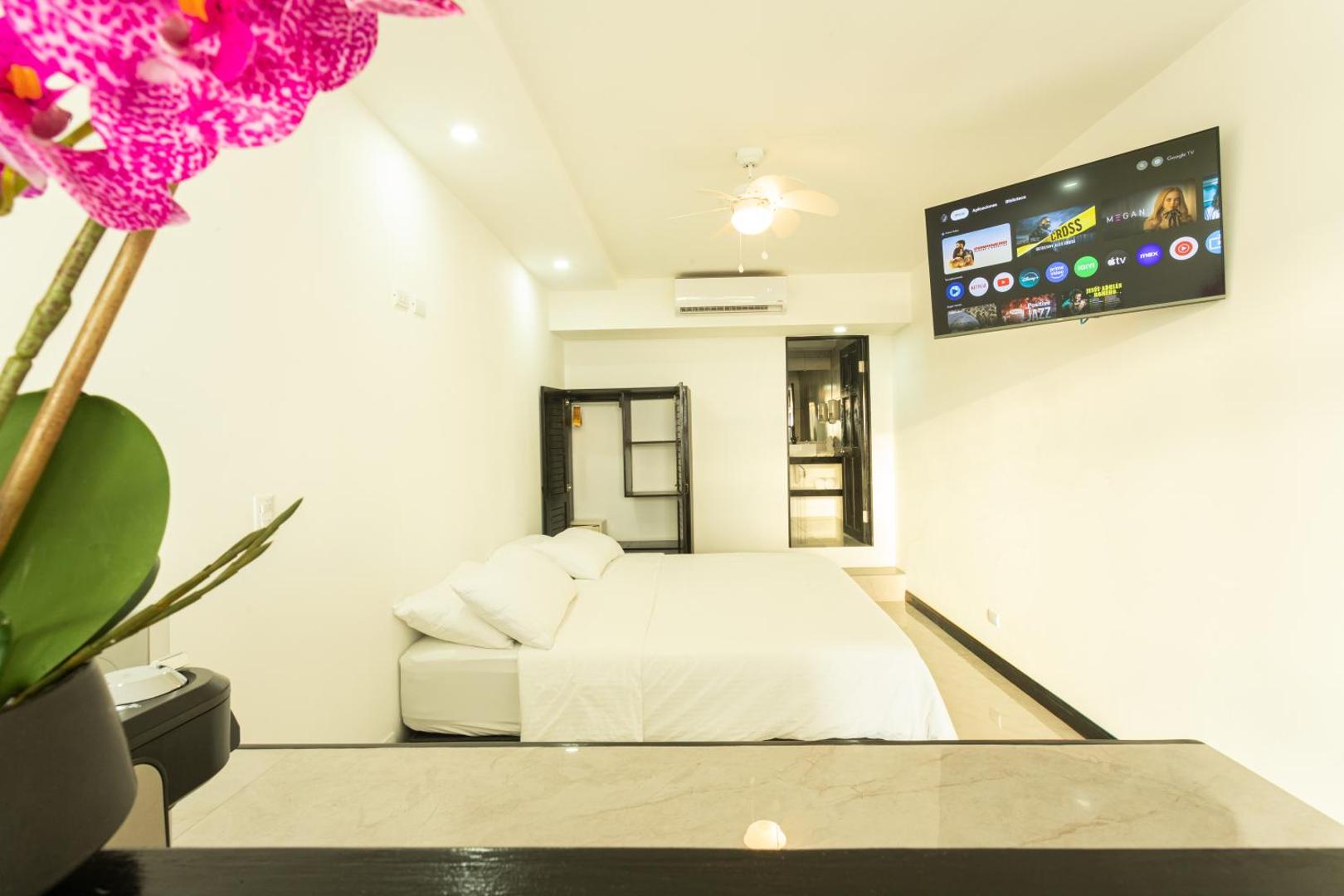 El Faro Beach Hotel El Faro Beach Hotel