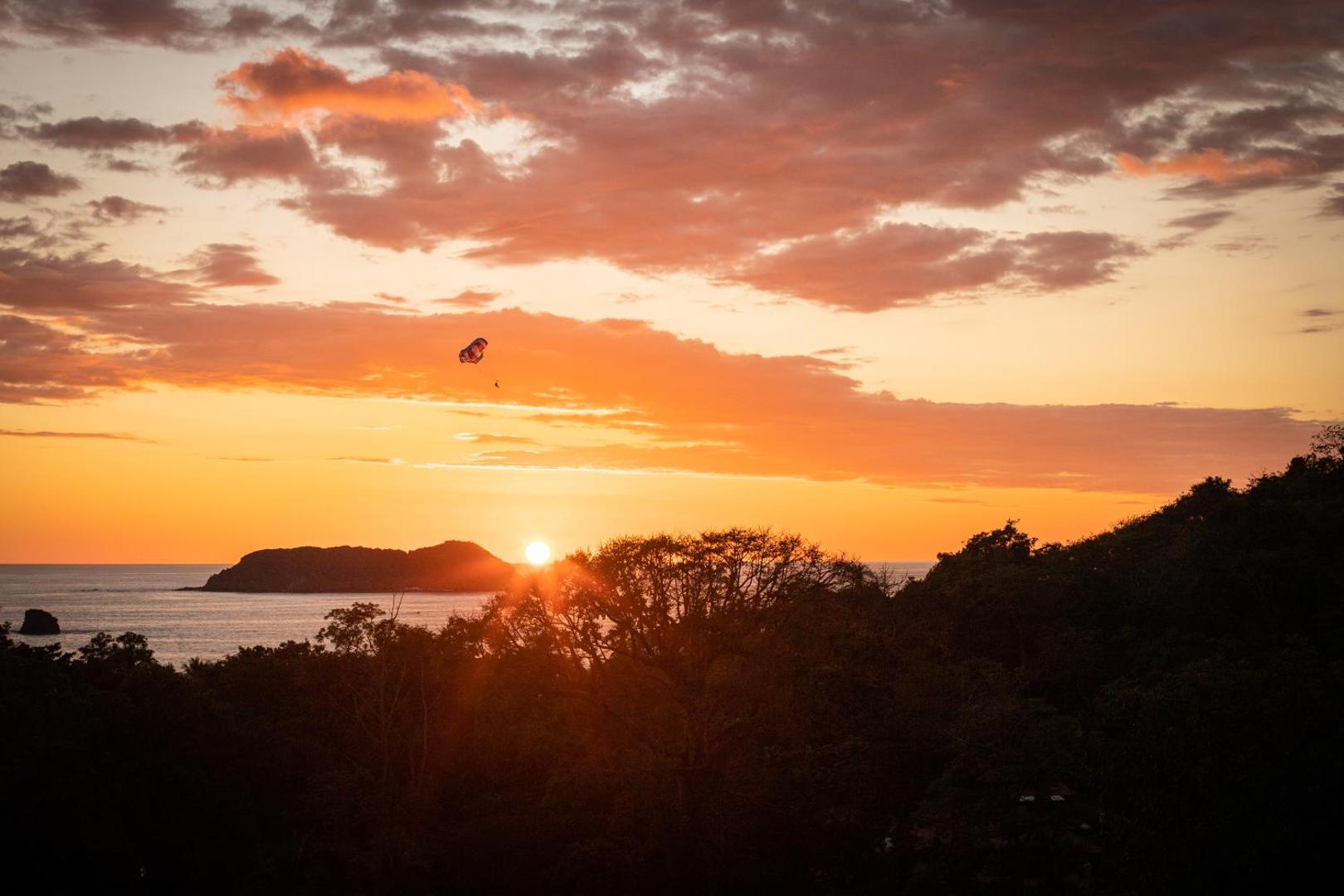 El Faro Beach Hotel El Faro Beach Hotel