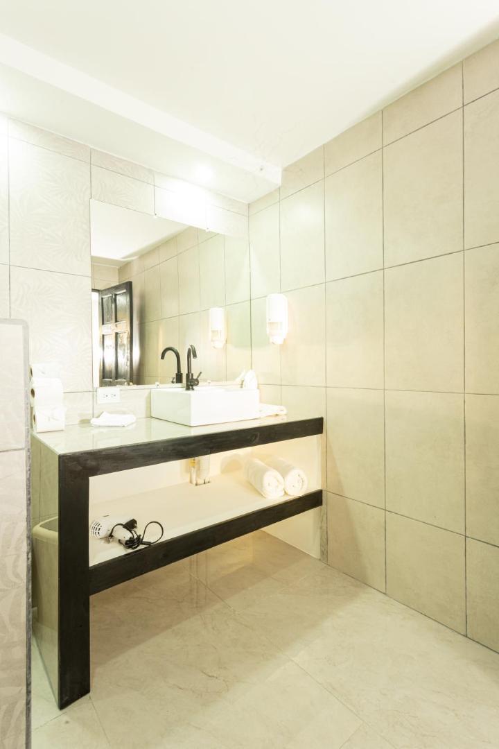 El Faro Beach Hotel El Faro Beach Hotel