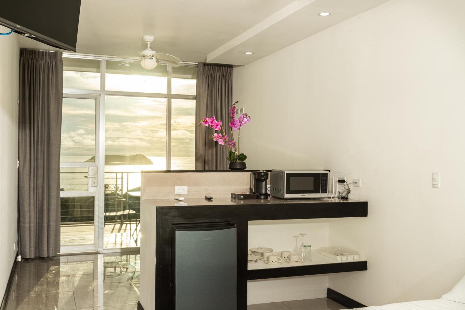 El Faro Beach Hotel El Faro Beach Hotel