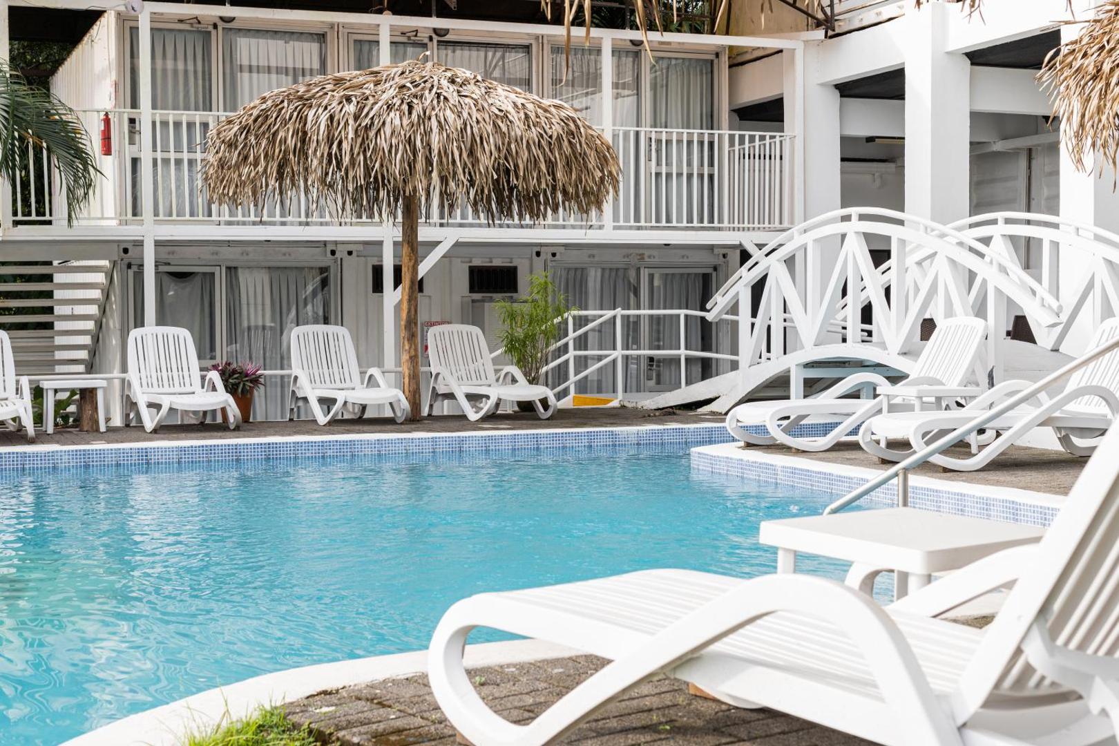 El Faro Beach Hotel El Faro Beach Hotel