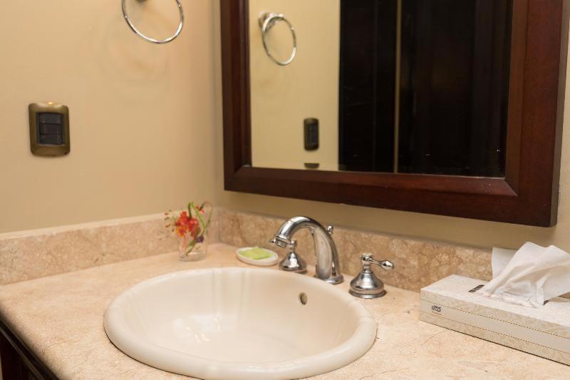 Shana by The Beach Manuel Antonio Shana by The Beach Manuel Antonio