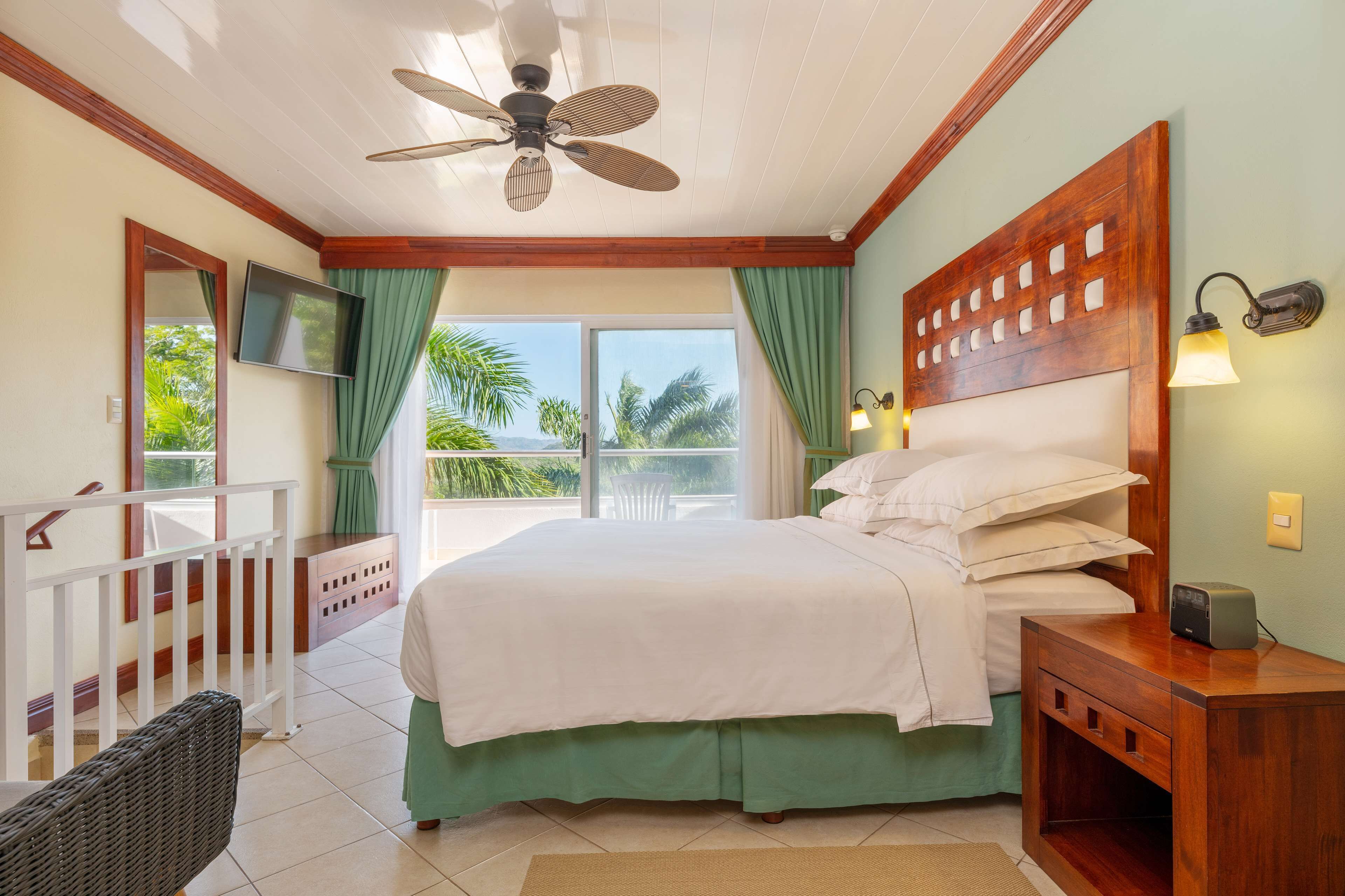 Occidental Tamarindo