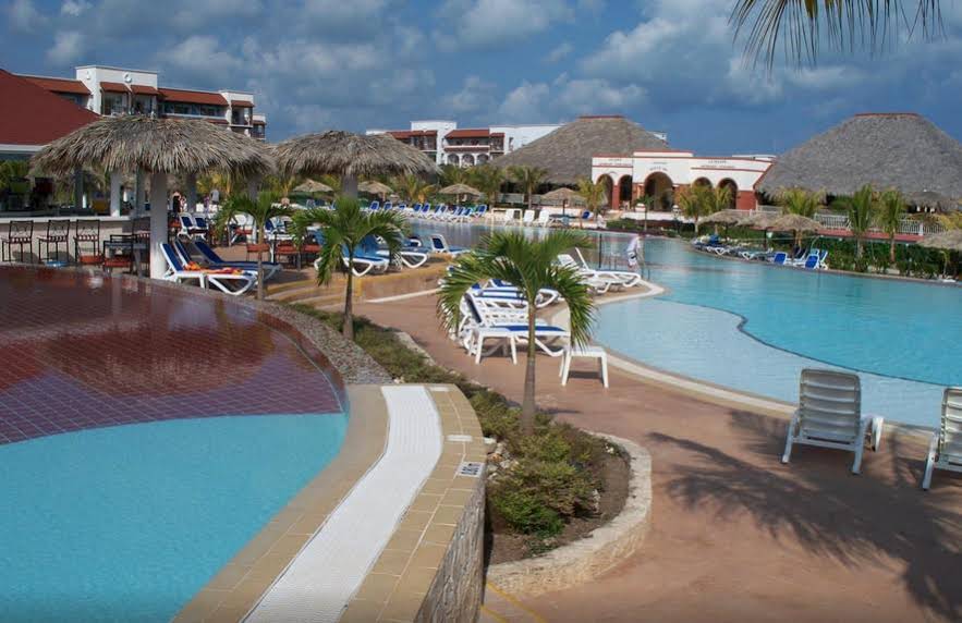 Memories Paraiso Azul Beach Resort