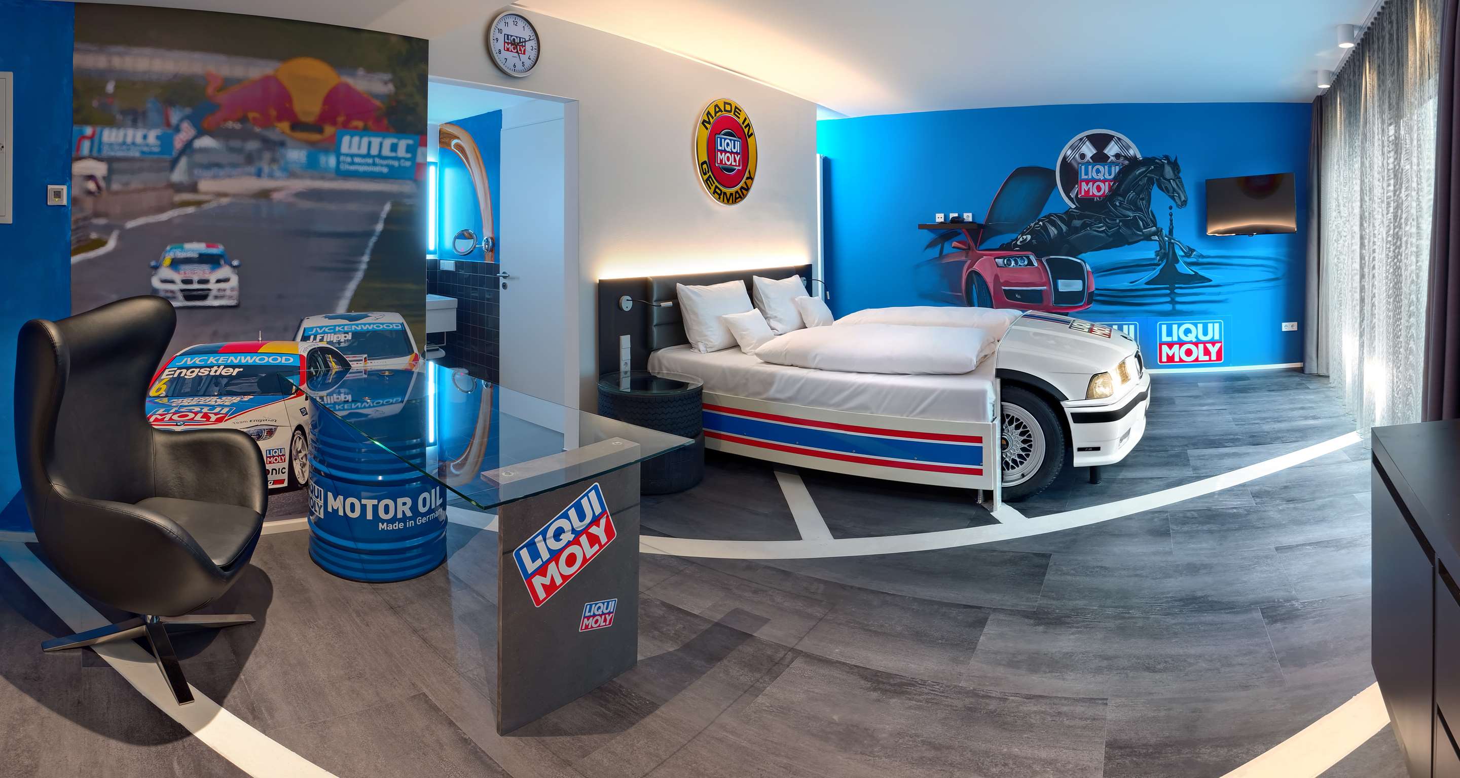 V8 HOTEL Motorworld Region Stuttgart, BW Premier Collection V8 HOTEL Motorworld Region Stuttgart, BW Premier Collection