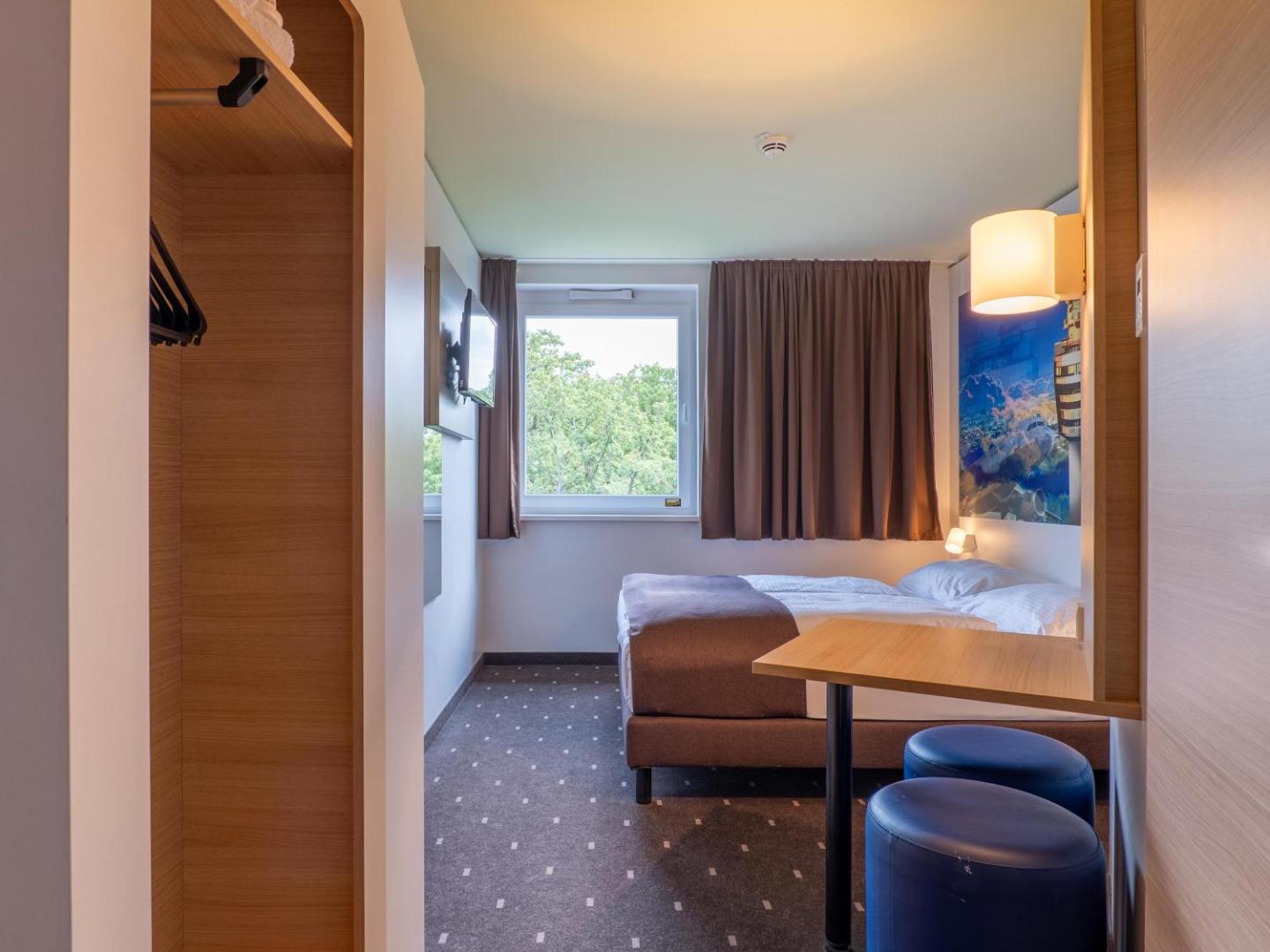 B&B Hotel Stuttgart-Airport/Messe B&B Hotel Stuttgart-Airport/Messe