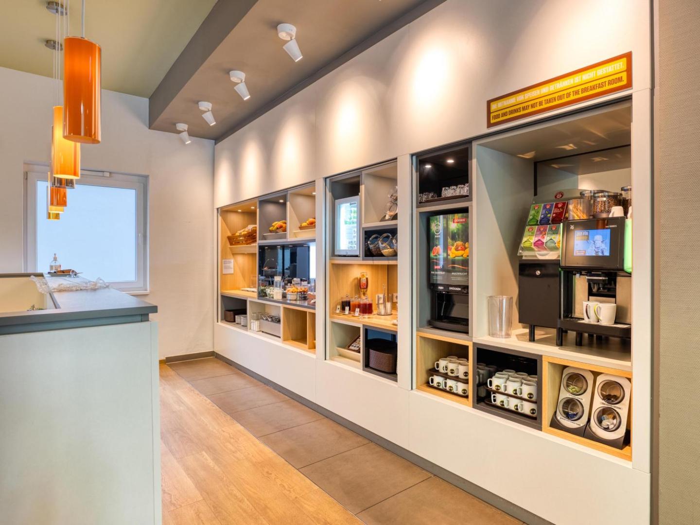 B&B Hotel Stuttgart-Airport/Messe B&B Hotel Stuttgart-Airport/Messe