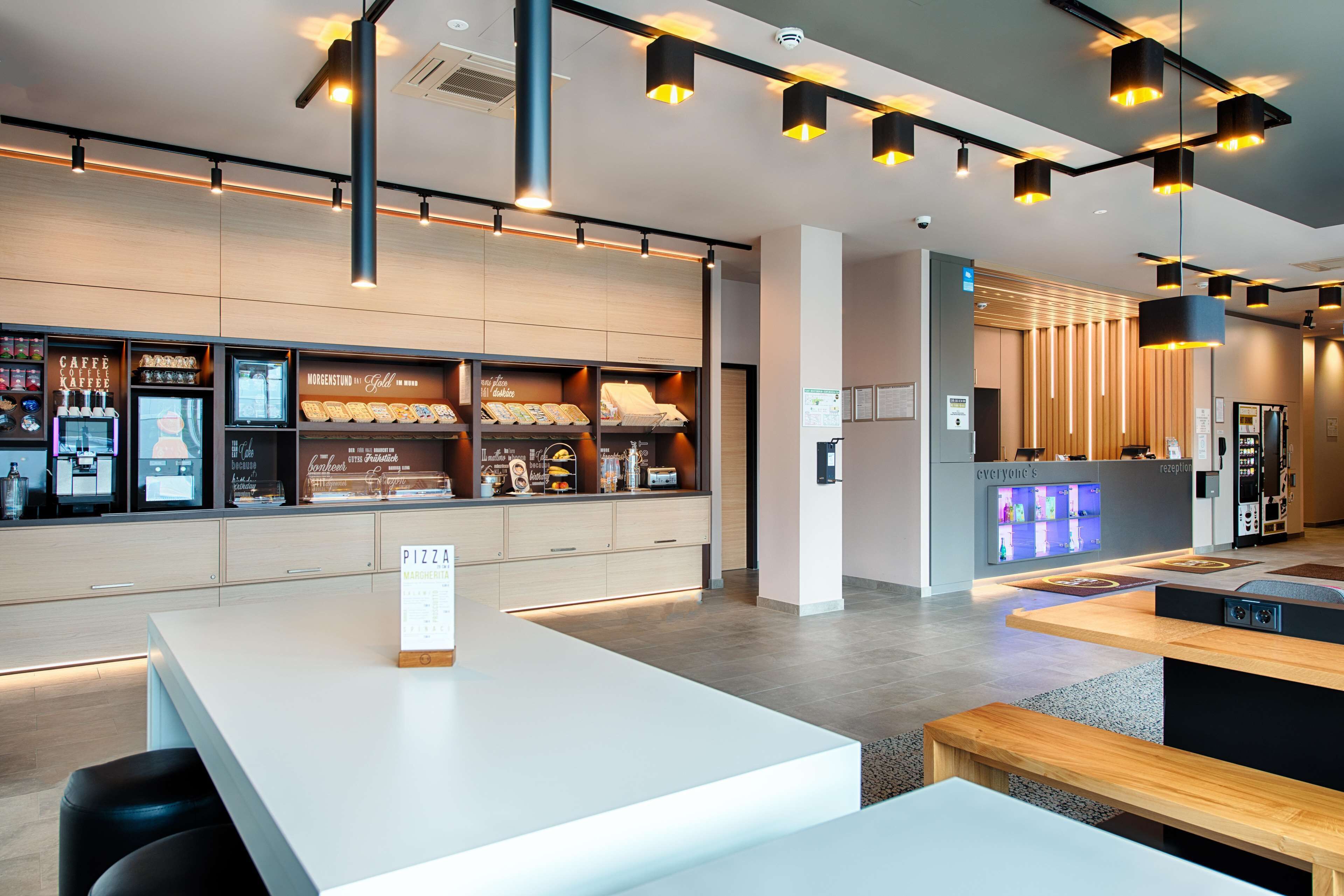 B&B Hotel Stuttgart-Neckarhafen B&B Hotel Stuttgart-Neckarhafen