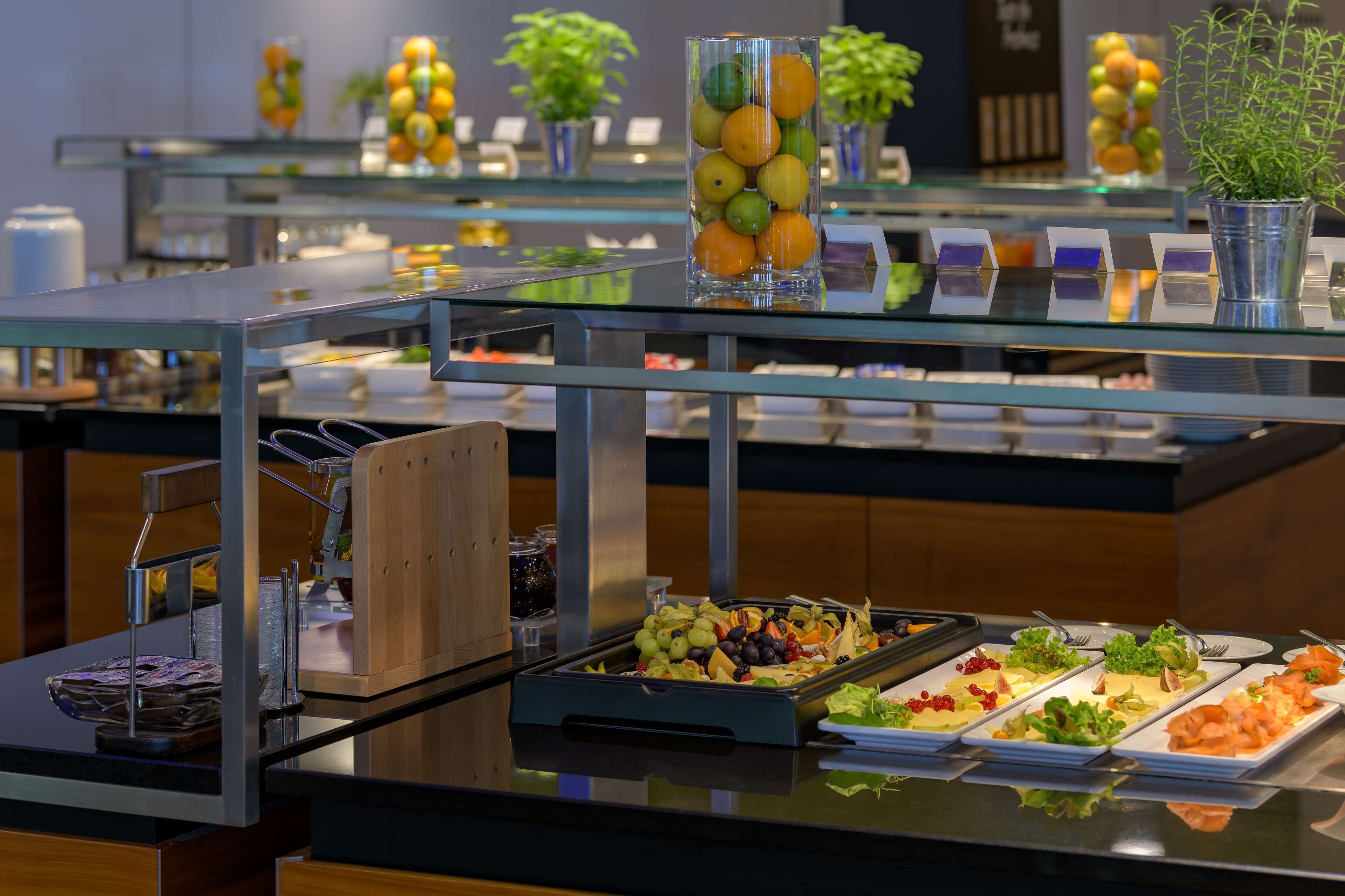 Hilton Garden Inn Stuttgart NeckarPark Hilton Garden Inn Stuttgart NeckarPark