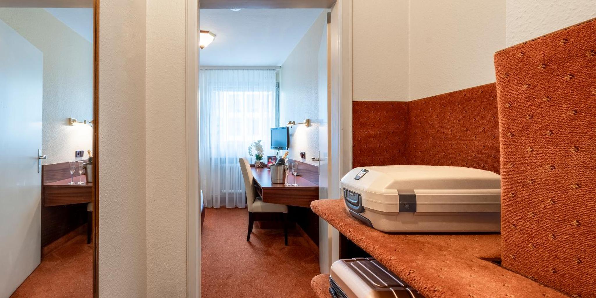 PLAZA INN Rieker Stuttgart Hauptbahnhof PLAZA INN Rieker Stuttgart Hauptbahnhof