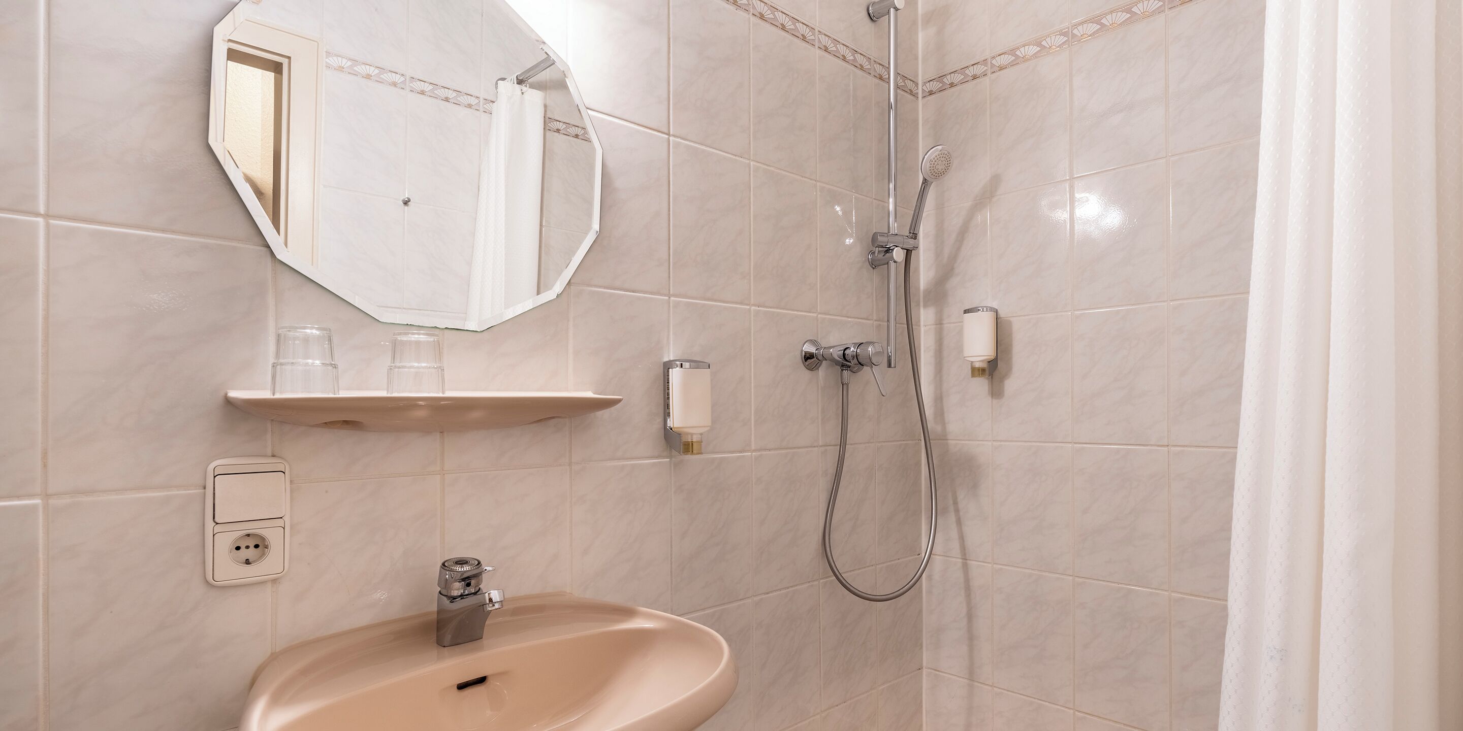 PLAZA INN Rieker Stuttgart Hauptbahnhof PLAZA INN Rieker Stuttgart Hauptbahnhof