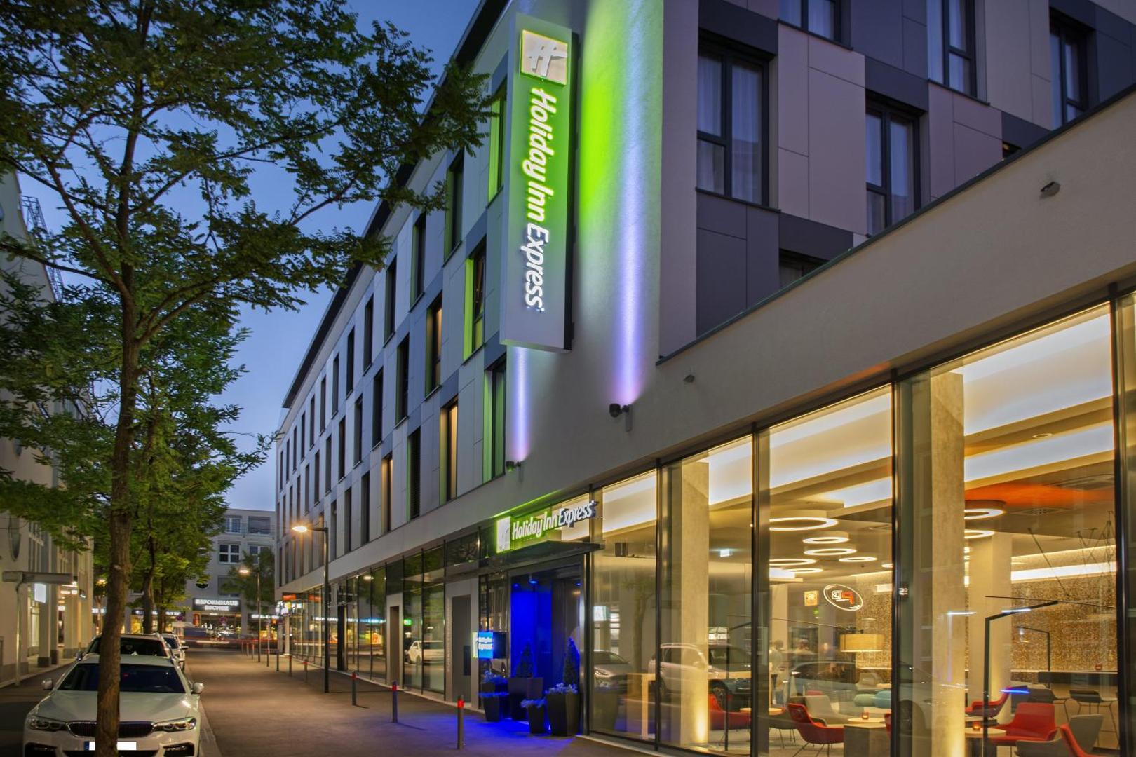 Holiday Inn Express Stuttgart - Waiblingen Holiday Inn Express Stuttgart - Waiblingen