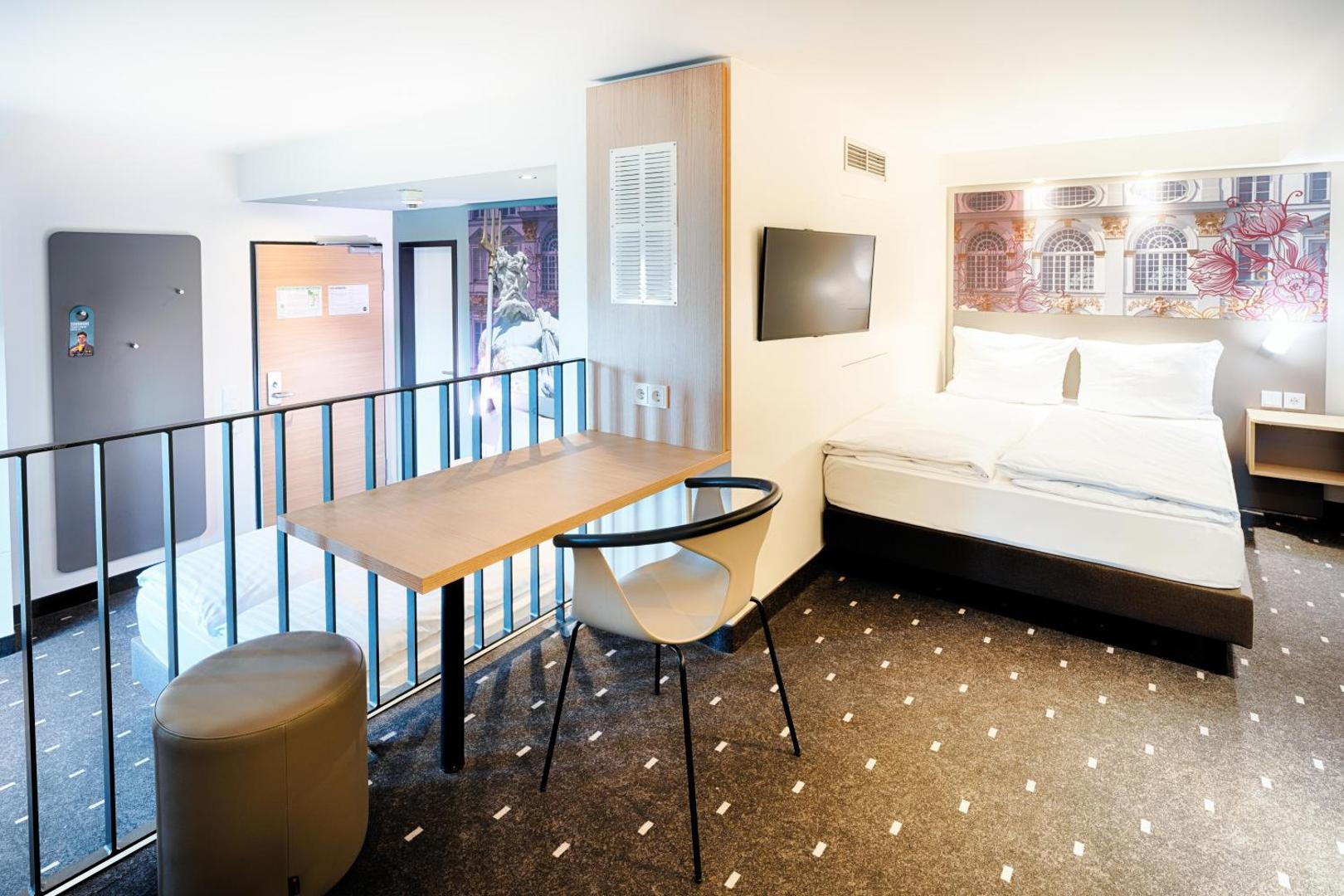 B&B Hotel München-Moosach B&B Hotel München-Moosach