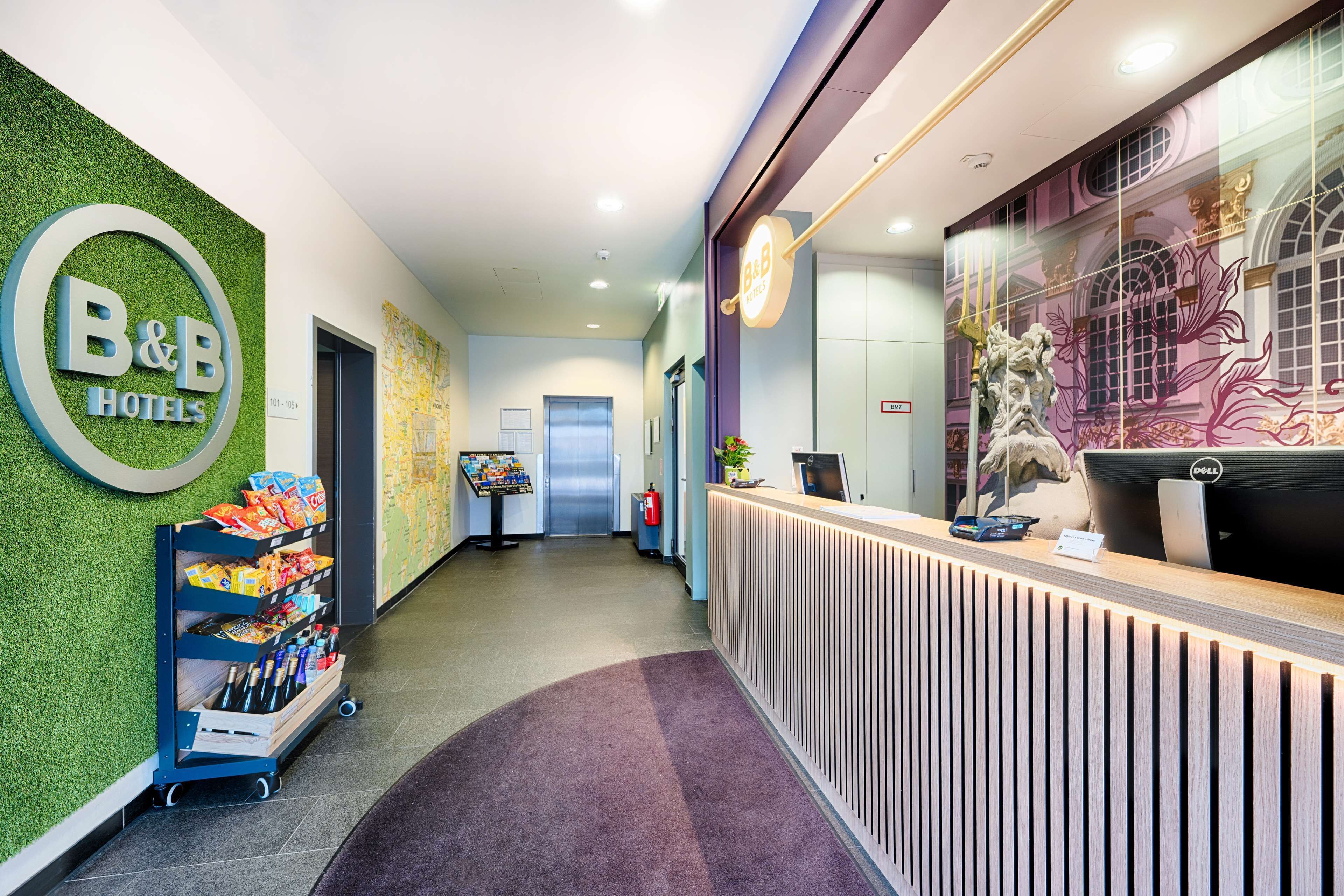 B&B Hotel München-Moosach B&B Hotel München-Moosach