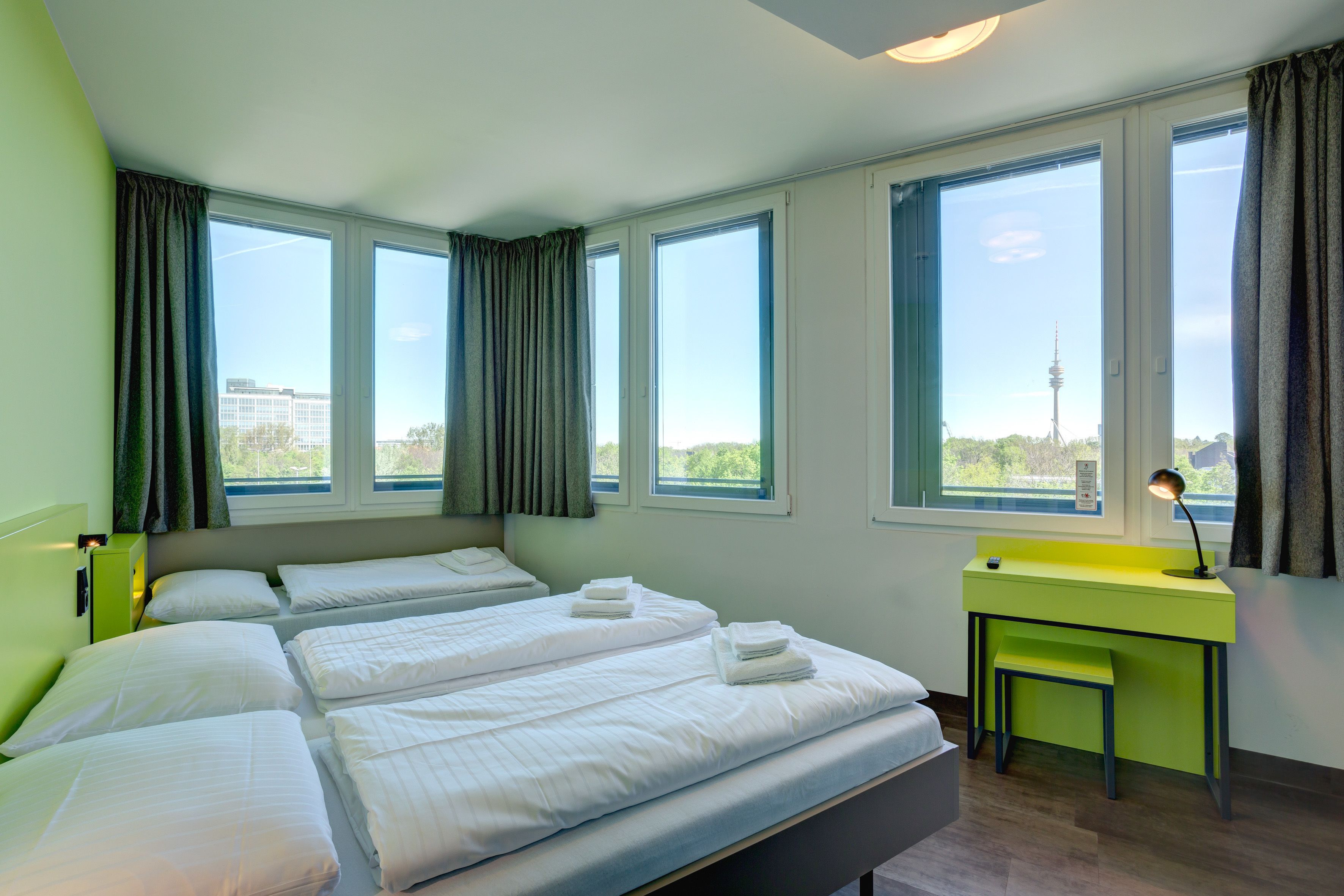 MEININGER Hotel München Olympiapark MEININGER Hotel München Olympiapark