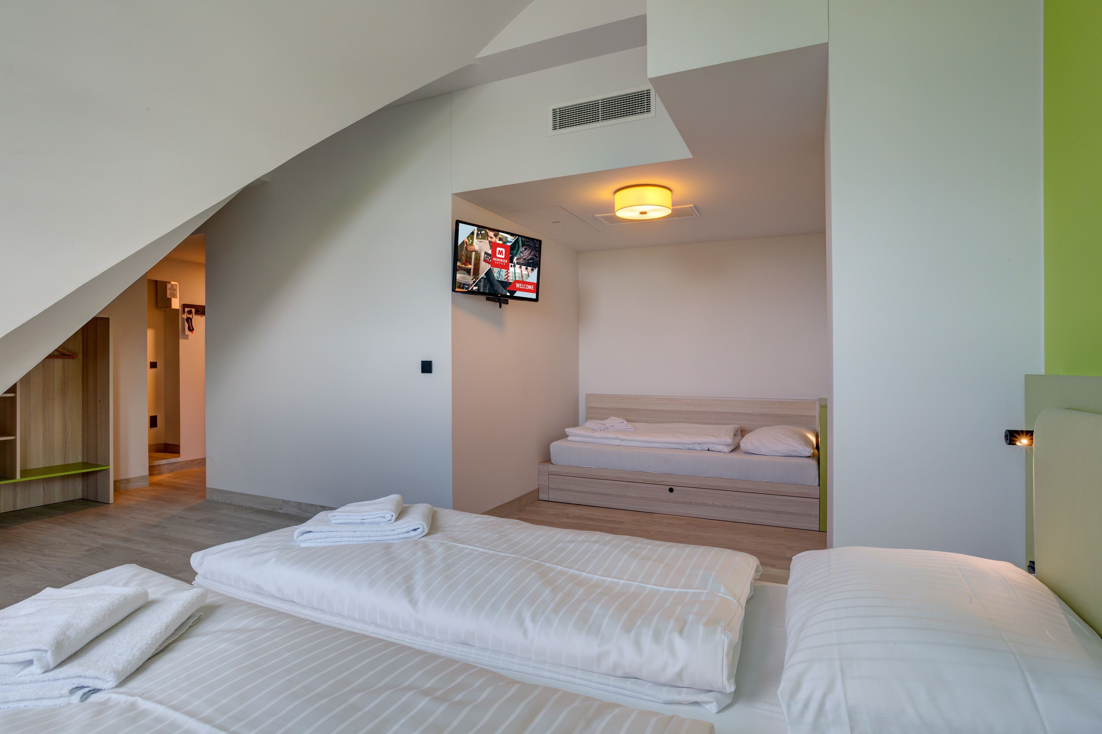 MEININGER Hotel München Olympiapark MEININGER Hotel München Olympiapark