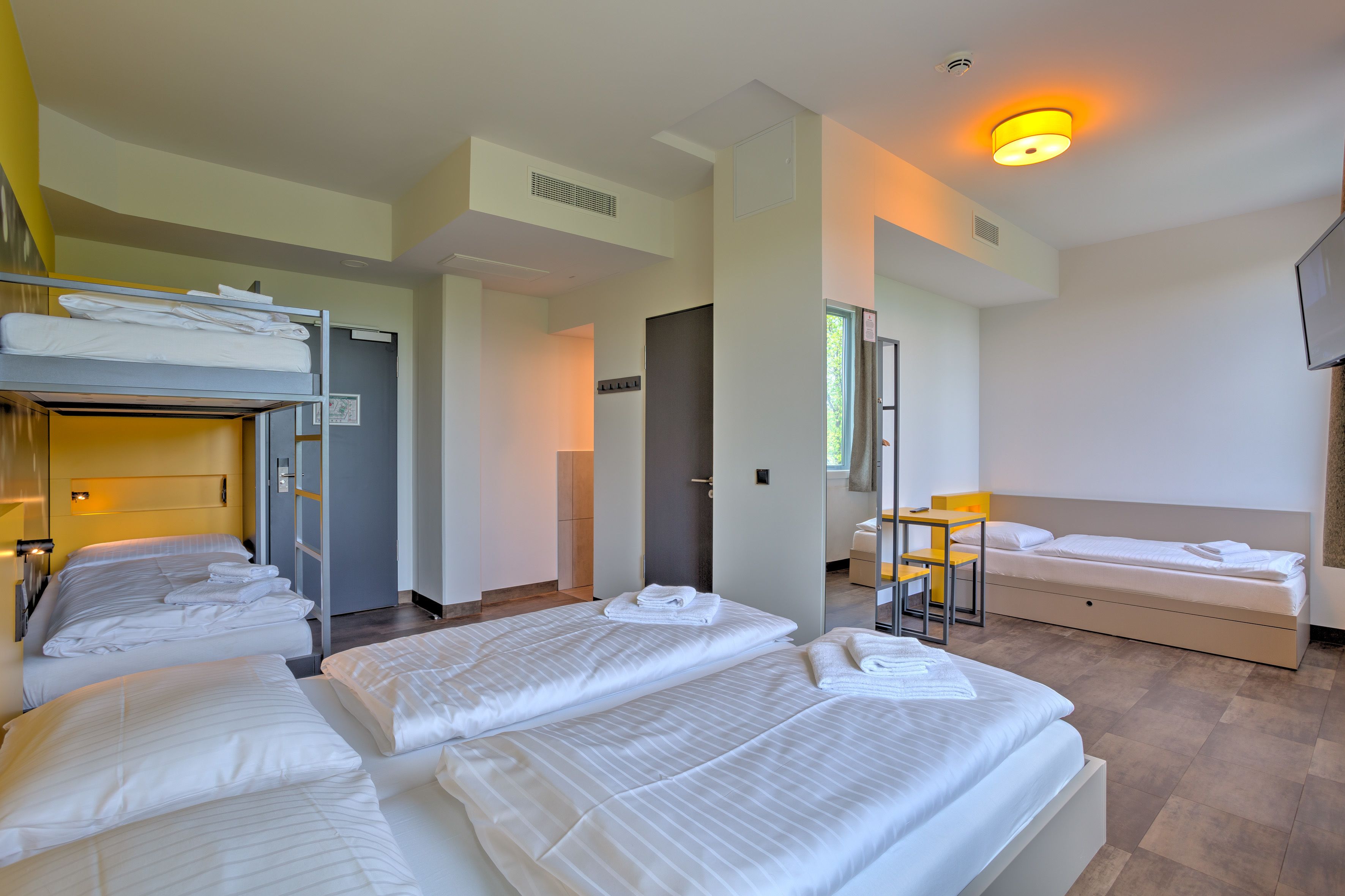 MEININGER Hotel München Olympiapark MEININGER Hotel München Olympiapark
