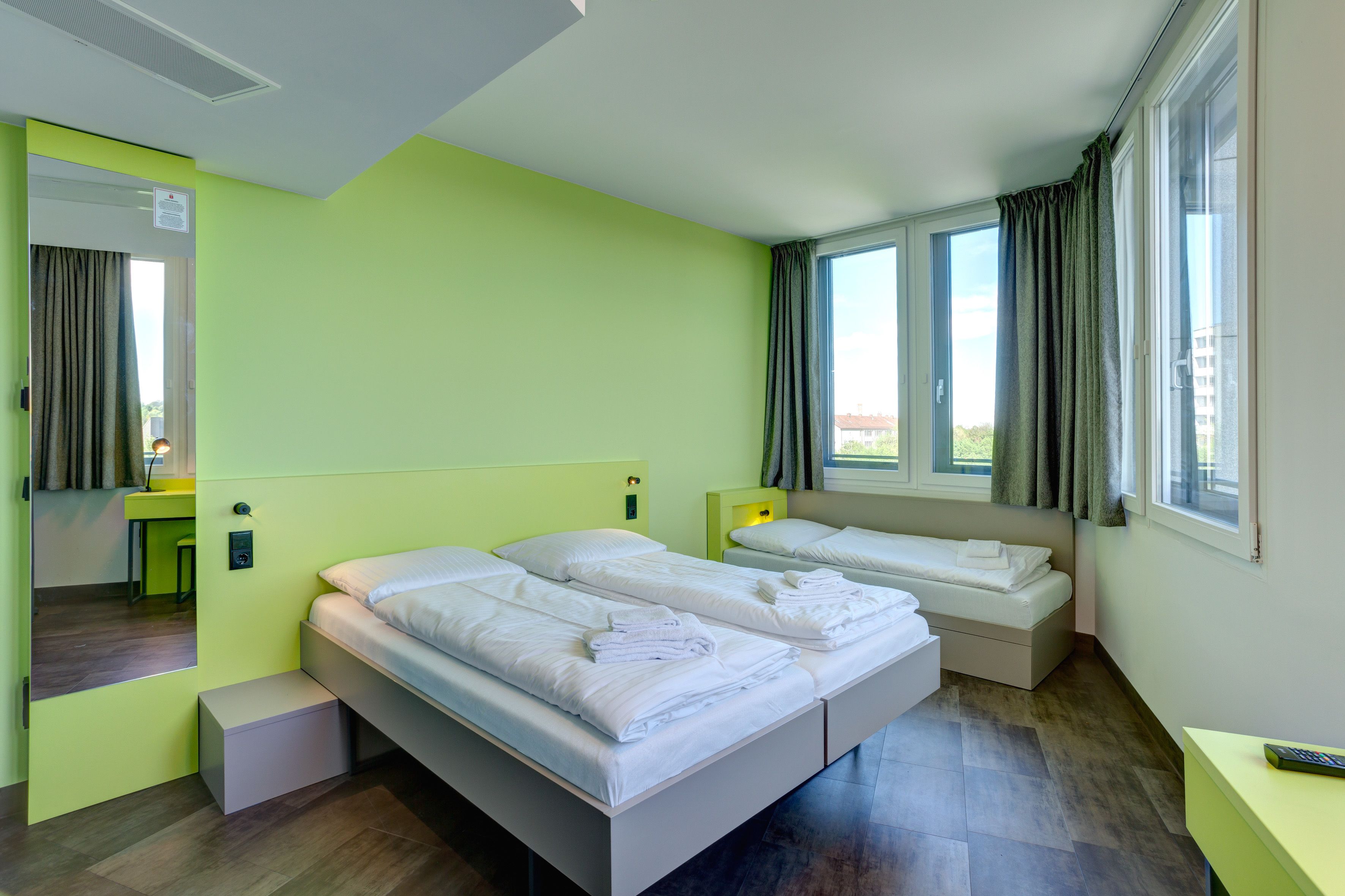 MEININGER Hotel München Olympiapark MEININGER Hotel München Olympiapark