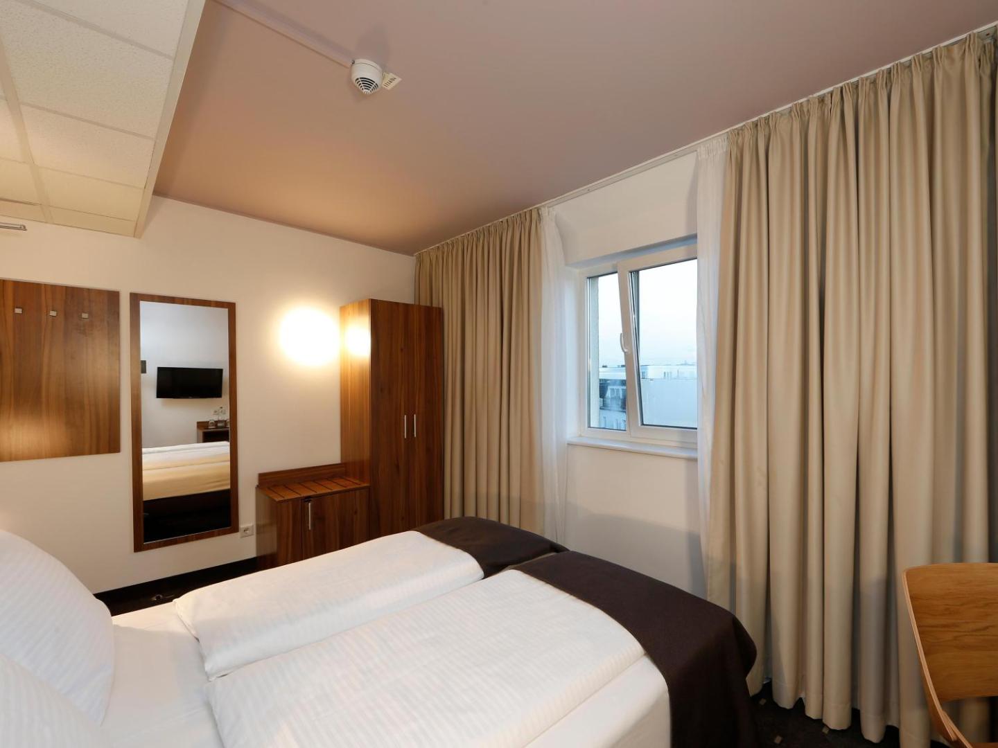 B&B Hotel Berlin City-Ost B&B Hotel Berlin City-Ost