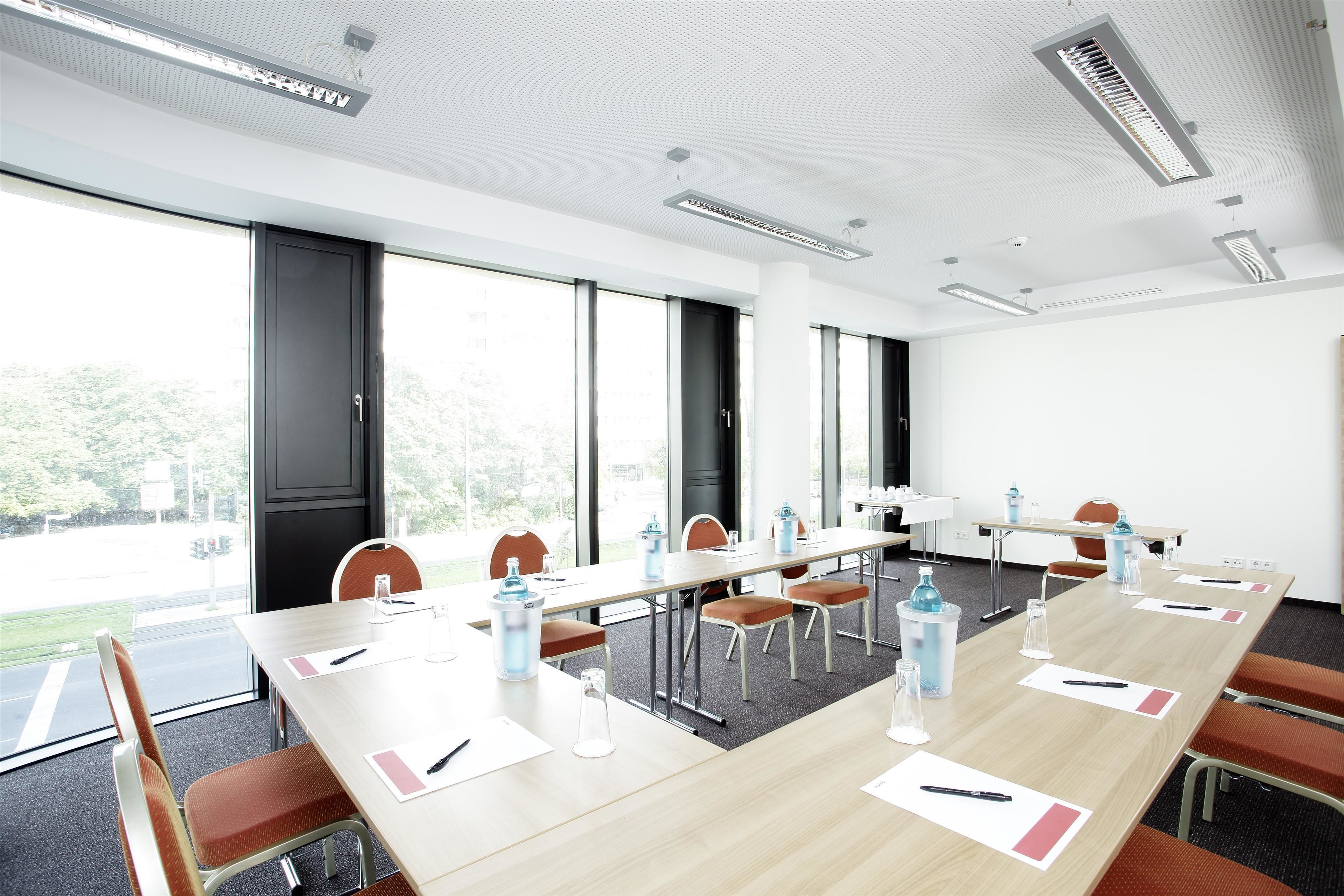 H4 Hotel Berlin Alexanderplatz H4 Hotel Berlin Alexanderplatz