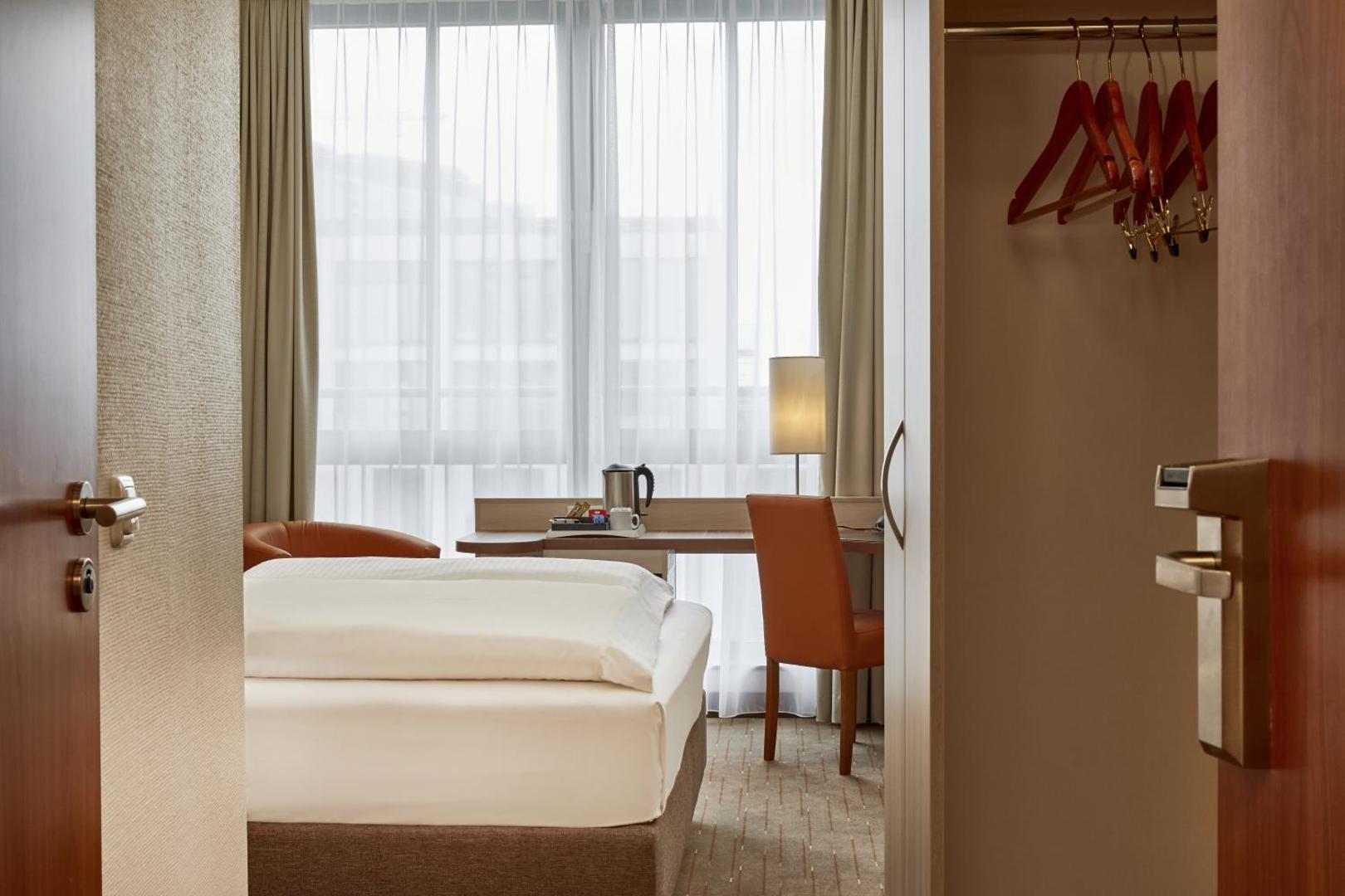 H+ Hotel Berlin Mitte H+ Hotel Berlin Mitte