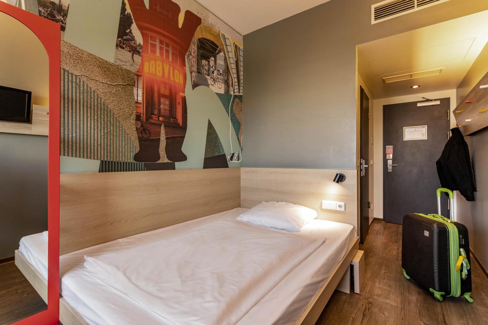 Meininger Hotel Berlin Airport Meininger Hotel Berlin Airport