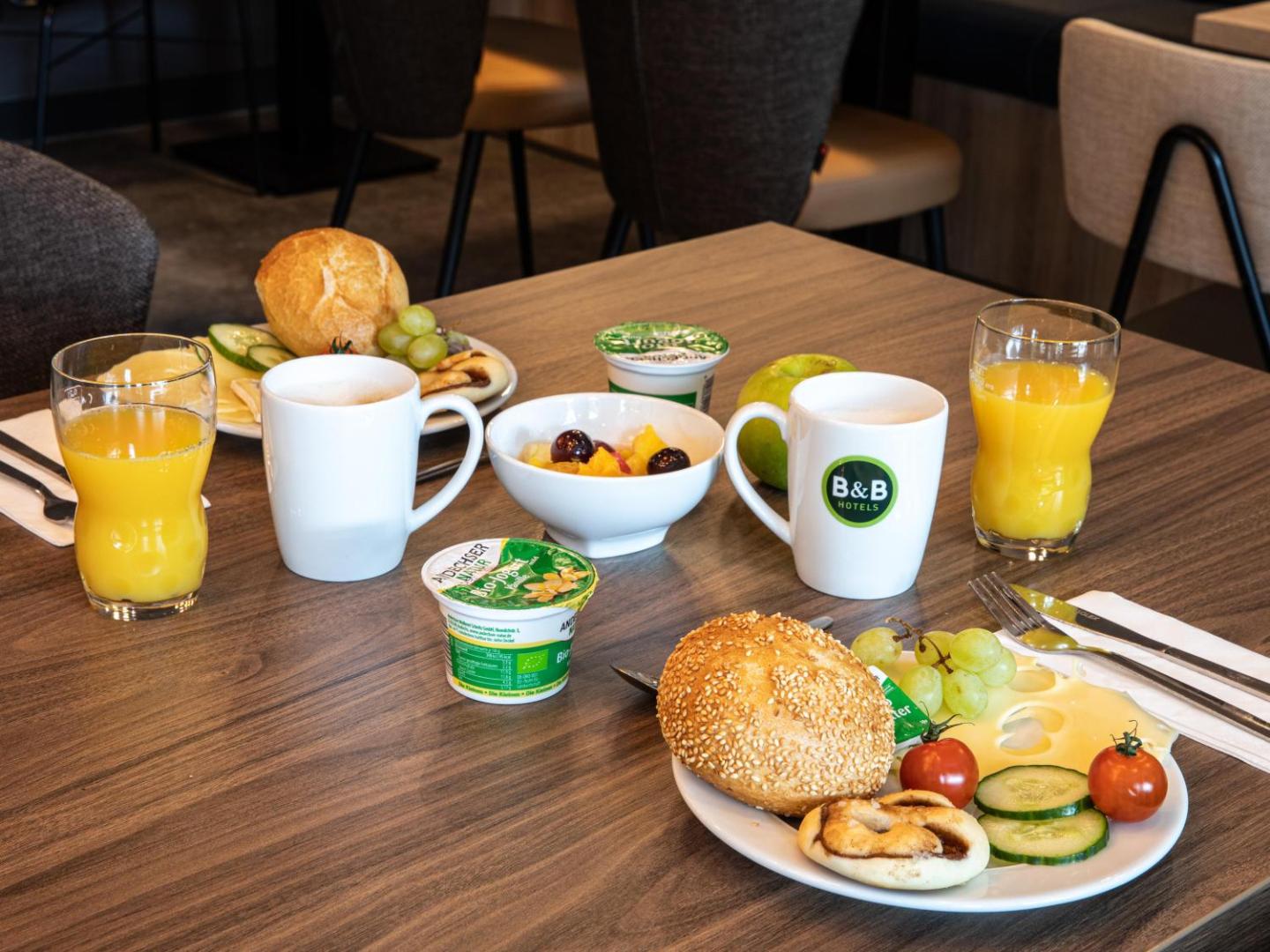 B&B HOTEL Hamburg-Airport B&B HOTEL Hamburg-Airport