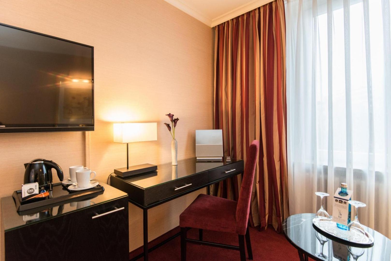 Best Western Plus Hotel St. Raphael Best Western Plus Hotel St. Raphael