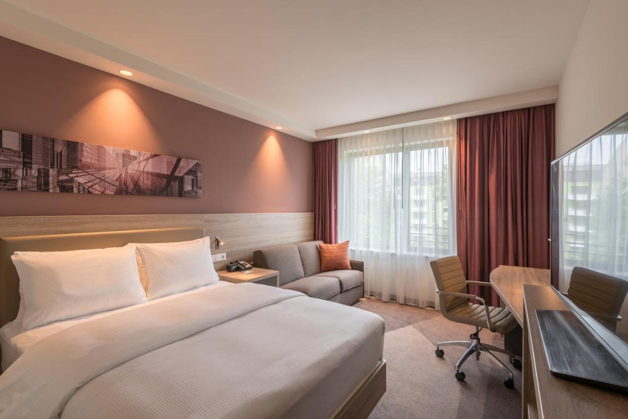 Hampton by Hilton Frankfurt City Centre East Hampton by Hilton Frankfurt City Centre East