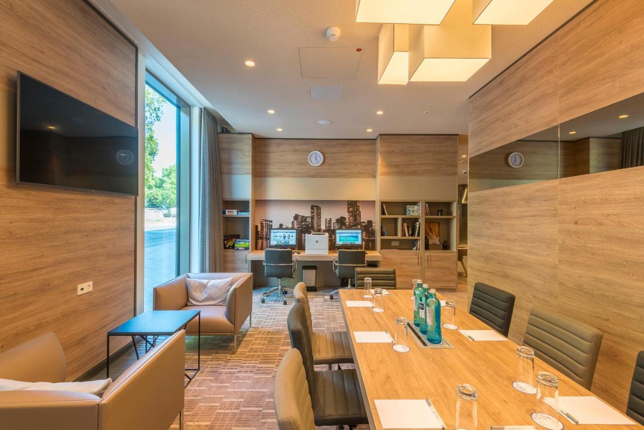 Hampton by Hilton Frankfurt City Centre East Hampton by Hilton Frankfurt City Centre East