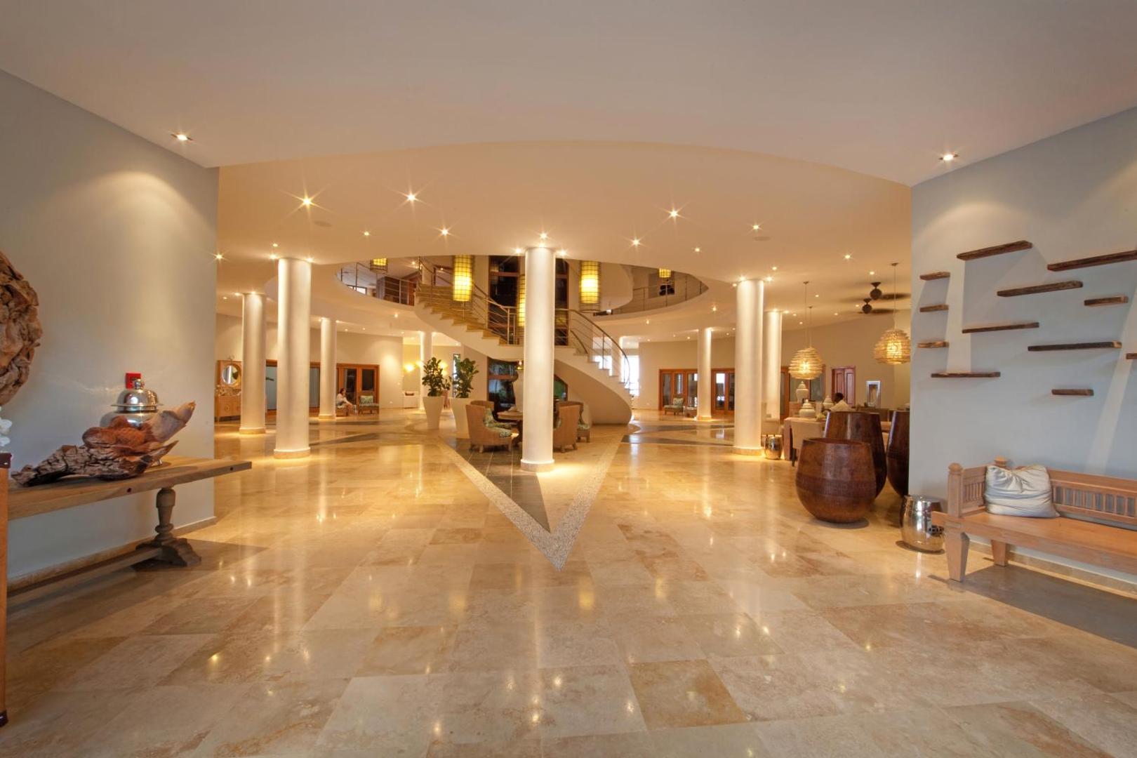 The Bannister Hotel & Yacht Club The Bannister Hotel & Yacht Club