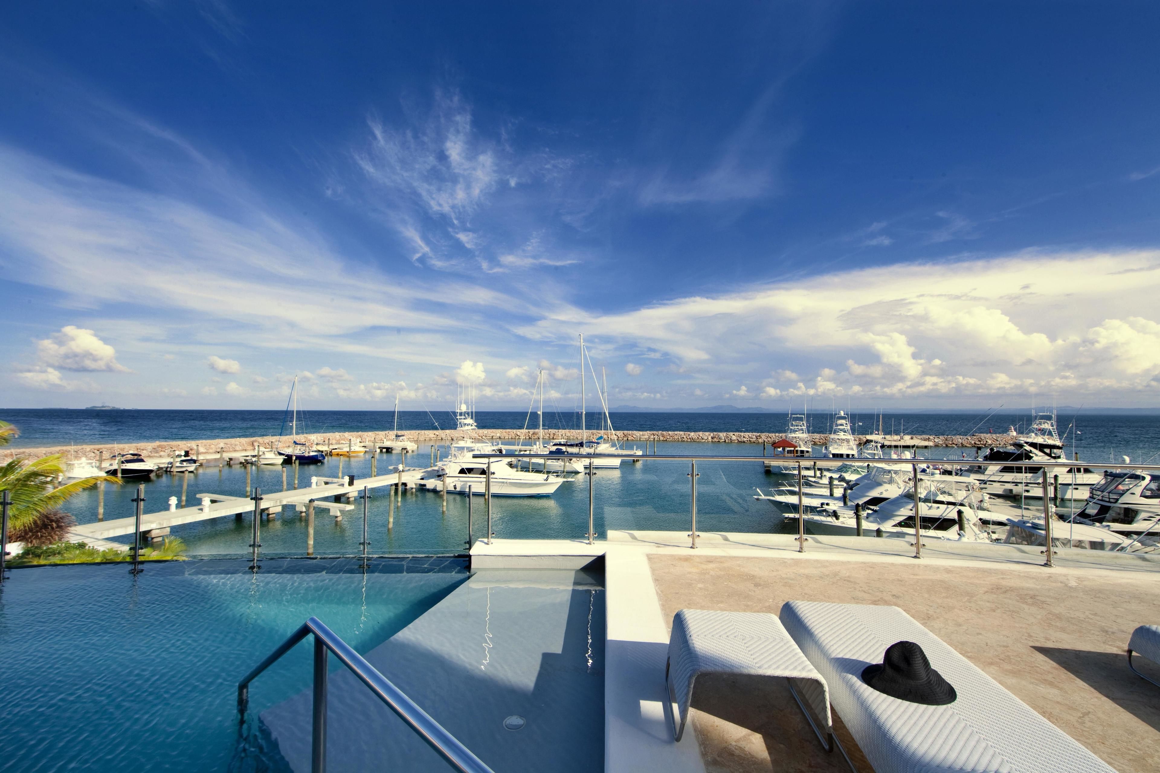 The Bannister Hotel & Yacht Club The Bannister Hotel & Yacht Club
