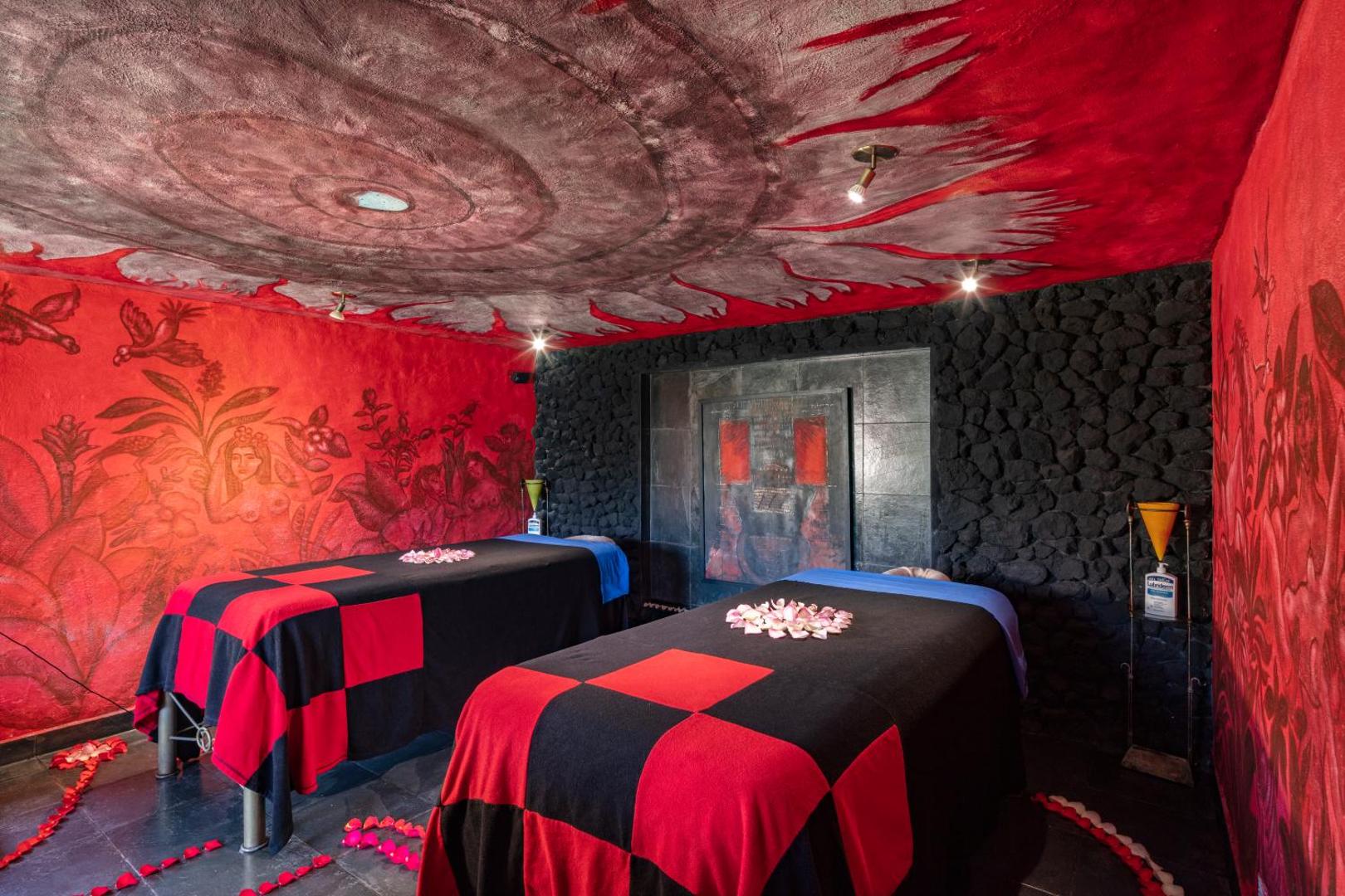 Luna Runtun Adventure Spa